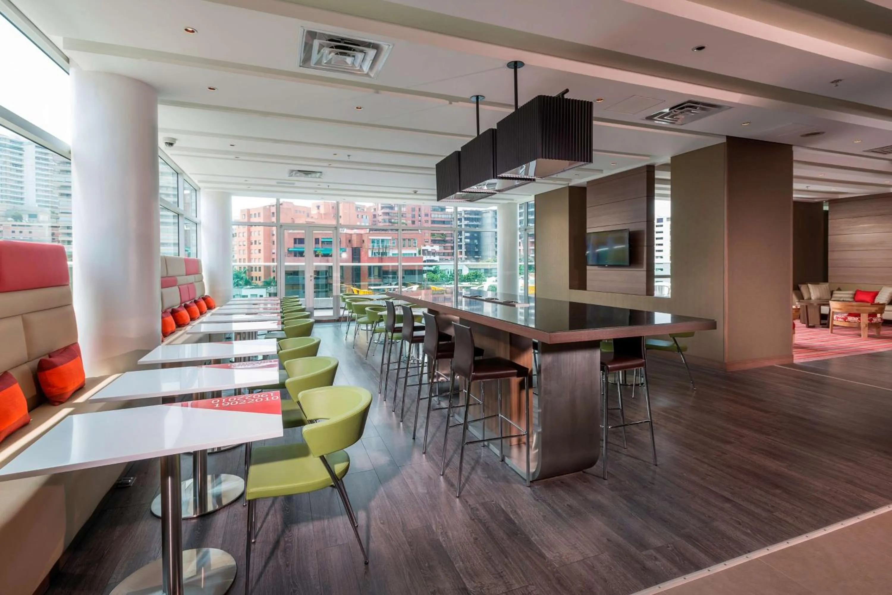 Lobby or reception in Hampton by Hilton Cali