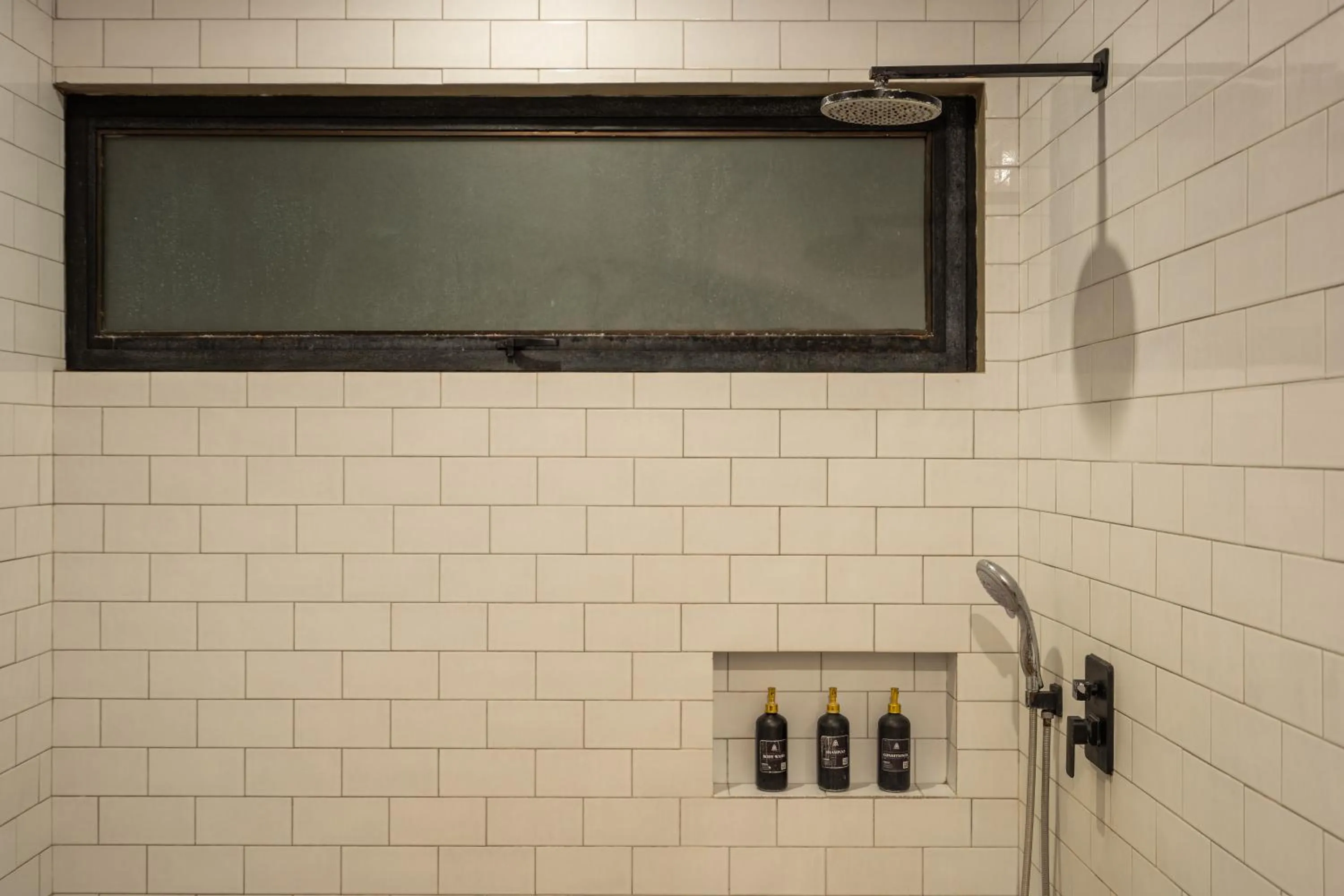 Shower in Kalino Villa by Betterplace