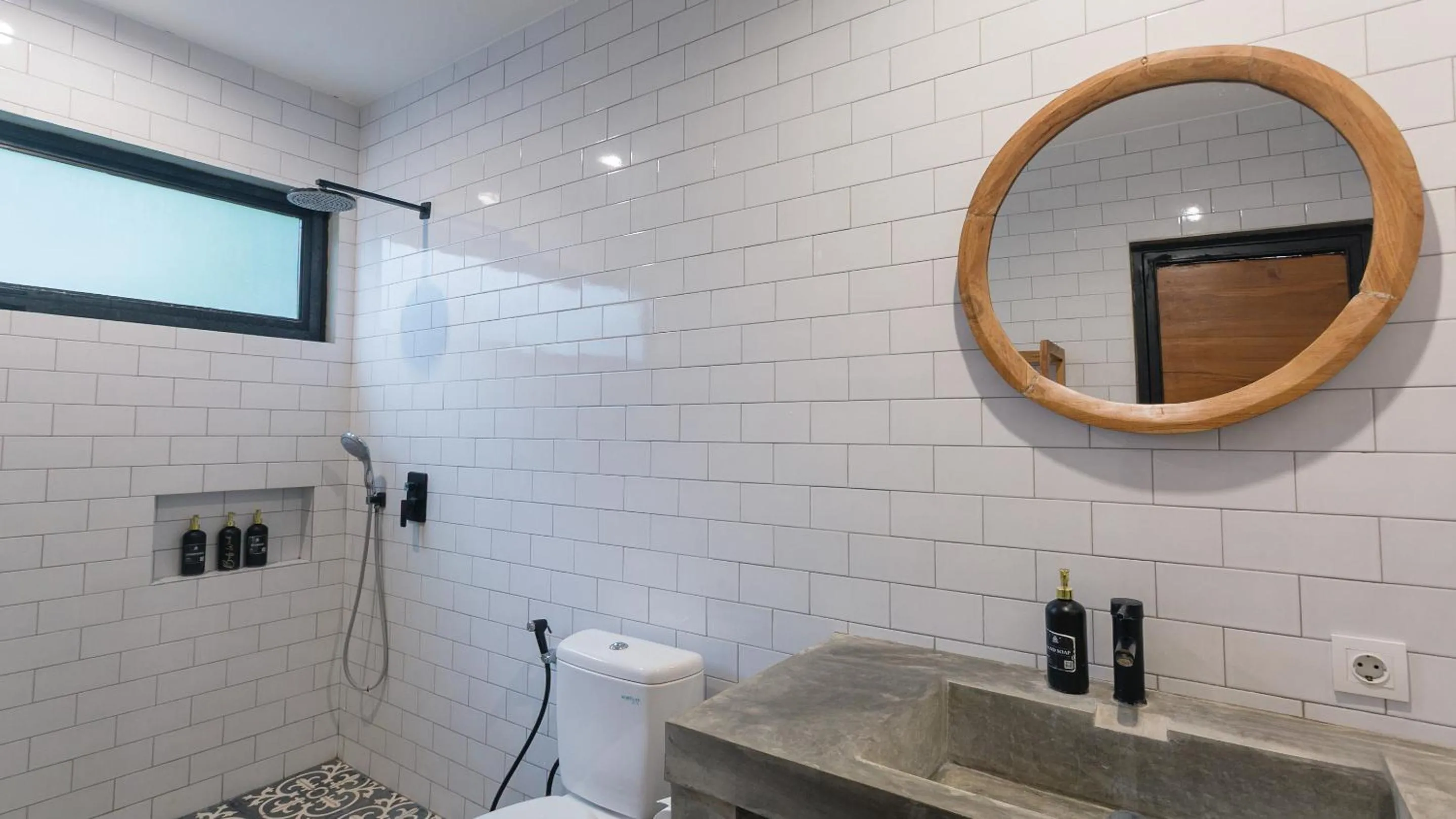 Shower in Kalino Villa by Betterplace