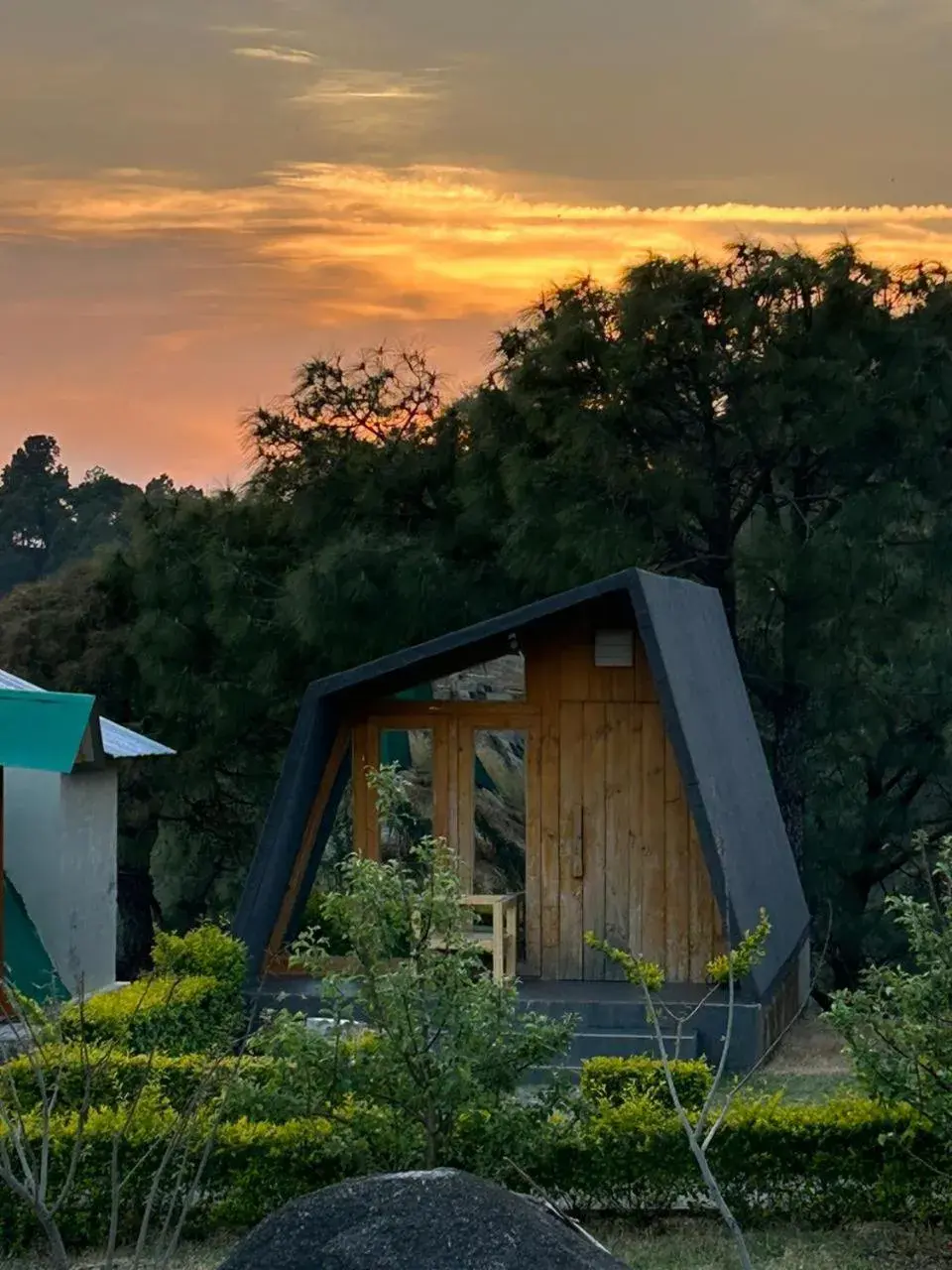 Property building in Dhauladhar View Village Resort Property building in Dhauladhar View Village Resort