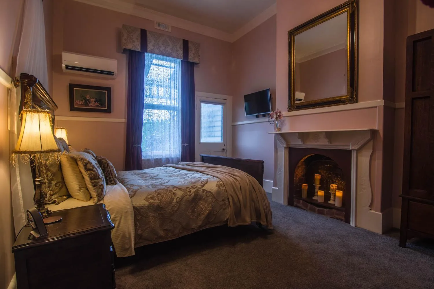 Bed in Heytesbury House