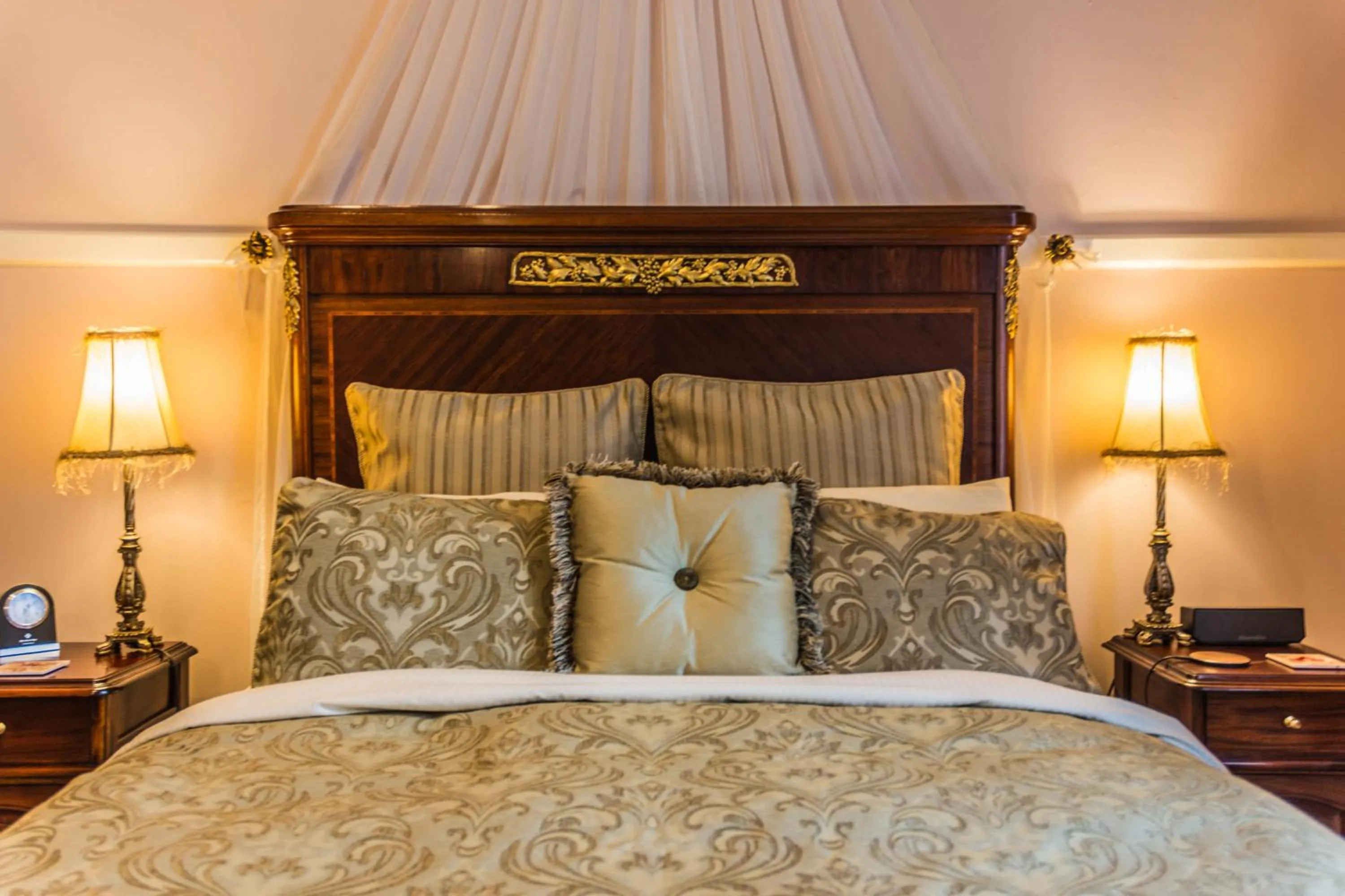 Bed in Heytesbury House