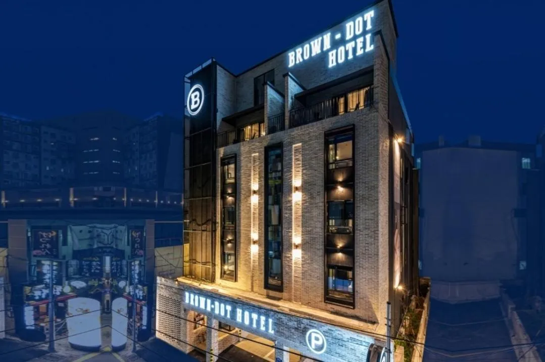 Property building in Brown-Dot Hotel Gwangalli beach