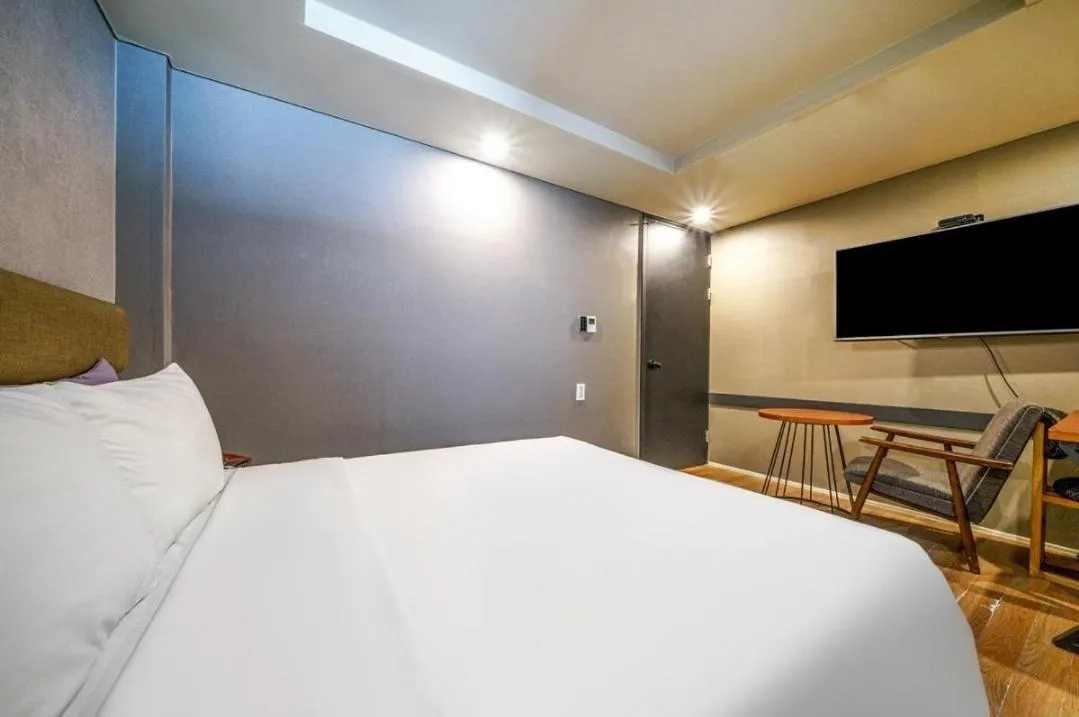 Brown-Dot Hotel Gwangalli beach