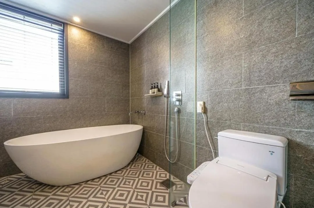 Brown-Dot Hotel Gwangalli beach