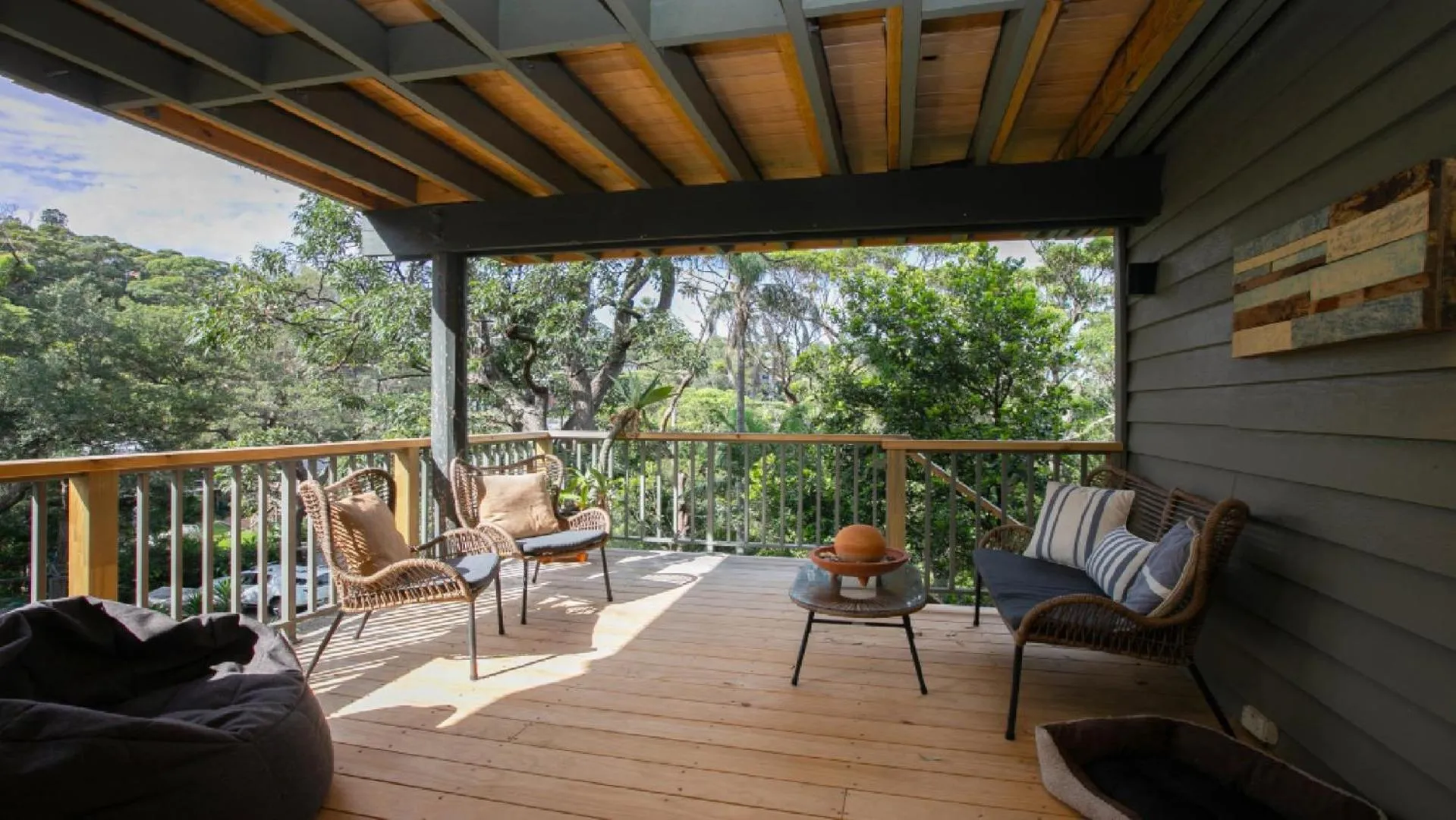 Sublime Beach Getaway, Spacious Balcony with BBQ