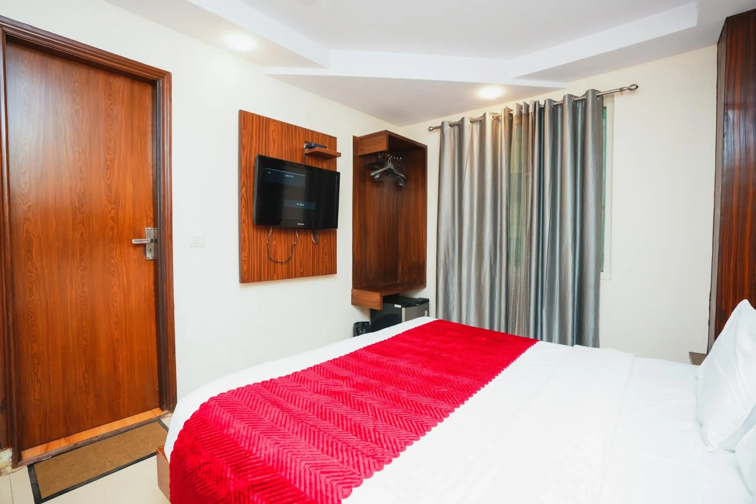 Deluxe Room in Hotel High 5 Land Deluxe Room in Hotel High 5 Land