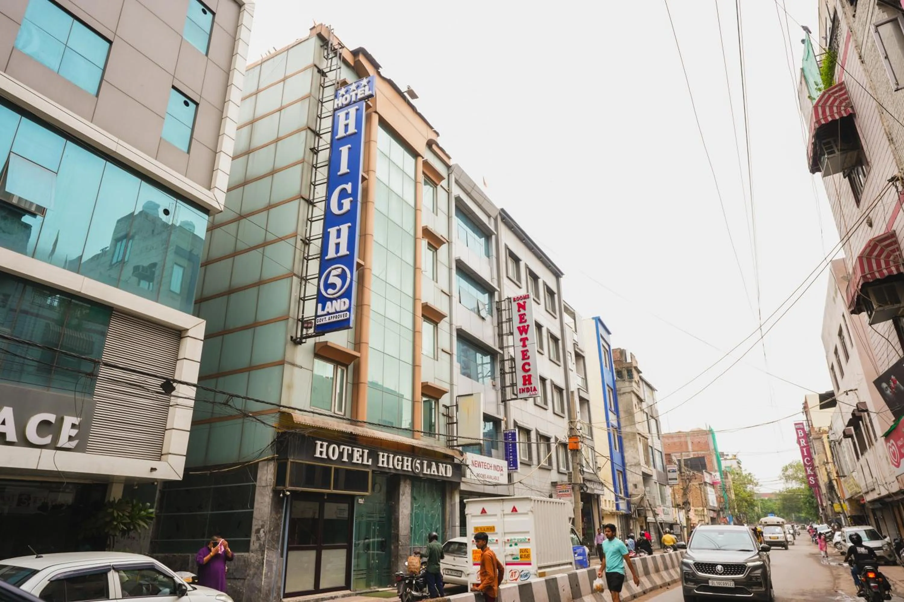 Property building in Hotel High 5 Land