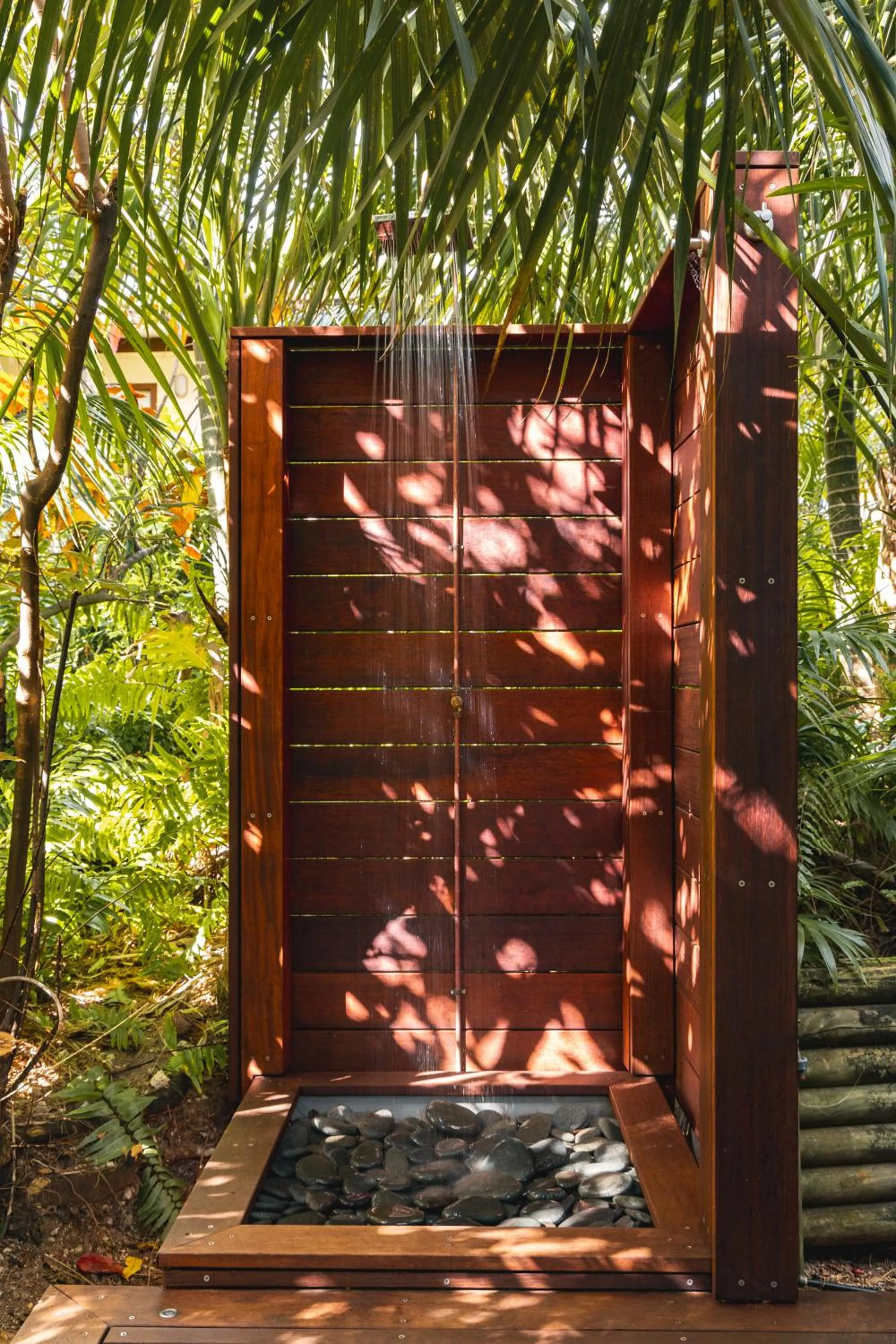 Shower in Lorhiti Apartments