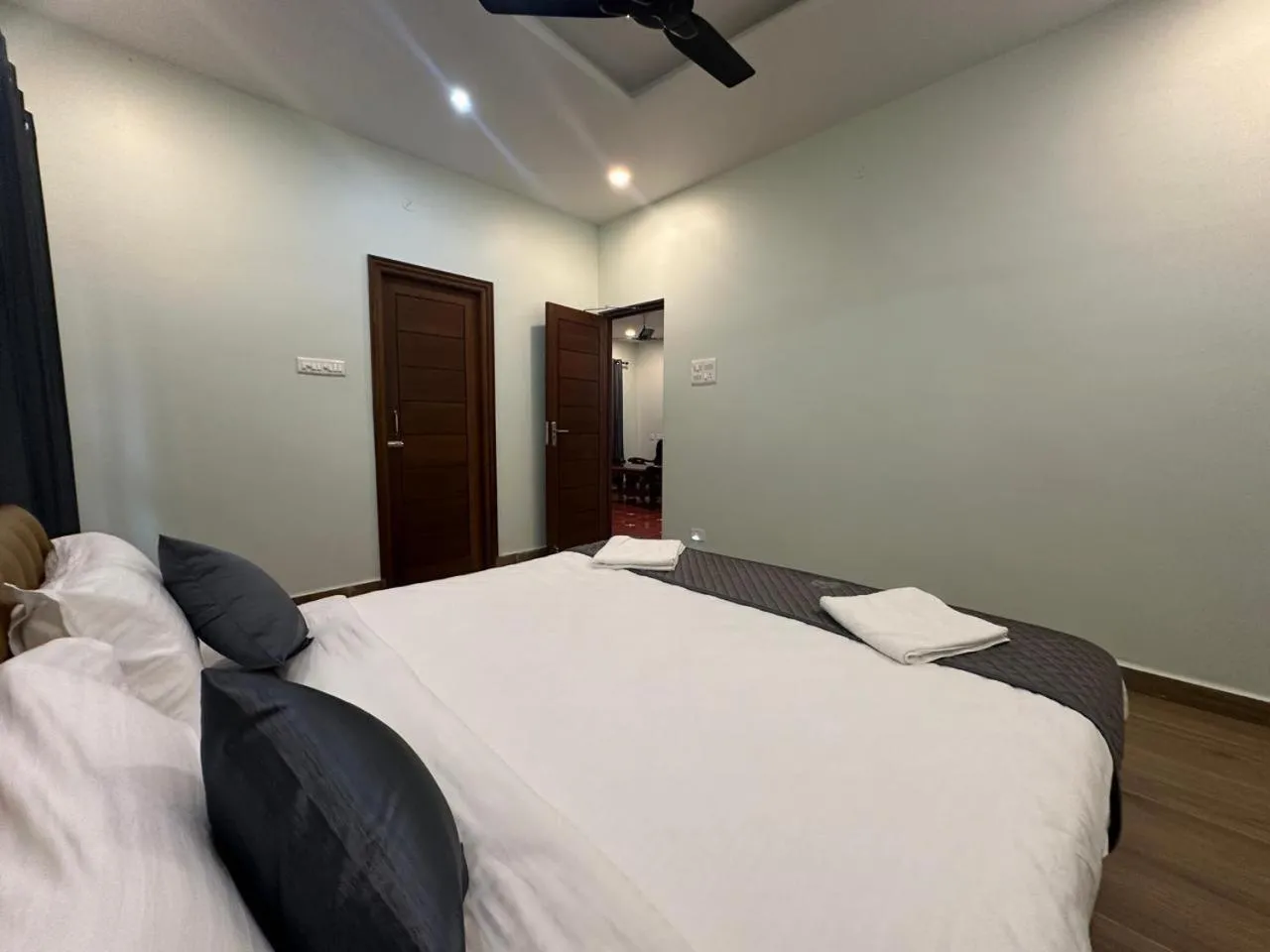 Bedroom, Bed in Serene Villa