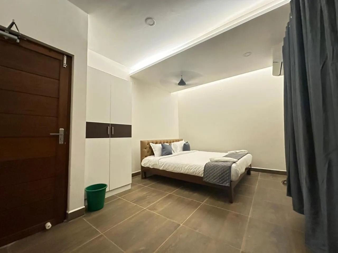 Photo of the whole room, Bed in Serene Villa