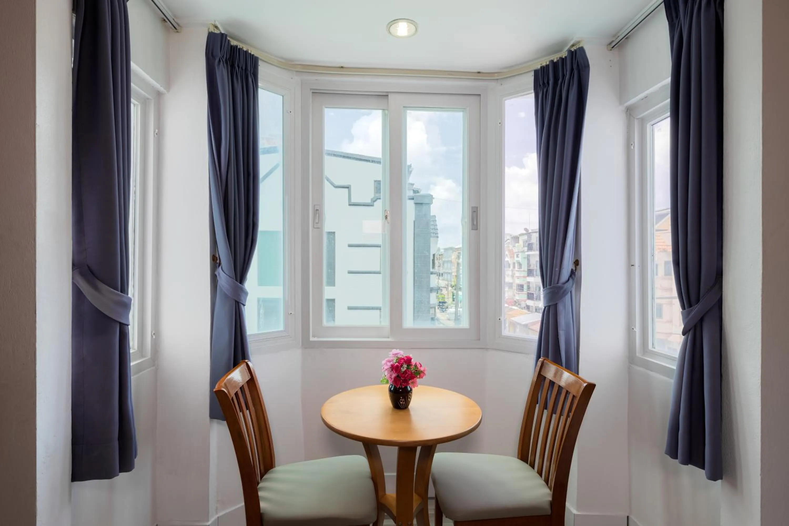 Seating area in Bevans Place Karon