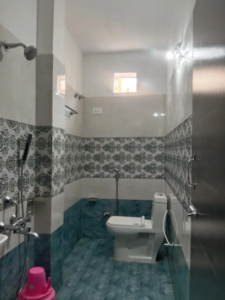 Bathroom in Hotel Shree Sai Inn