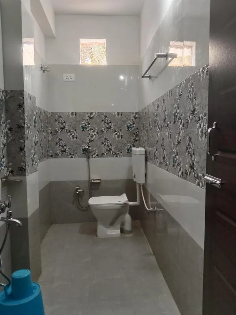 Bathroom in Hotel Shree Sai Inn