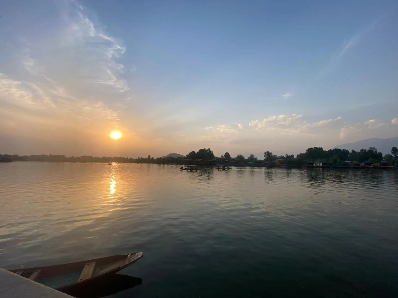 Day in Lakes and peaks