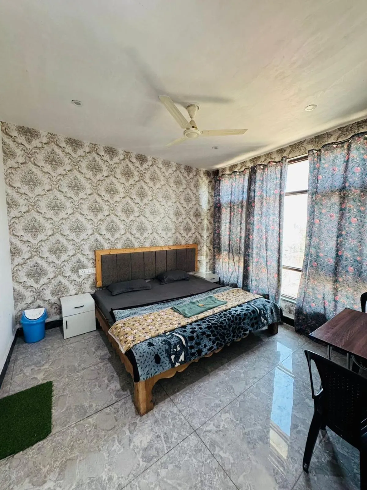 Bed in Lakes and peaks