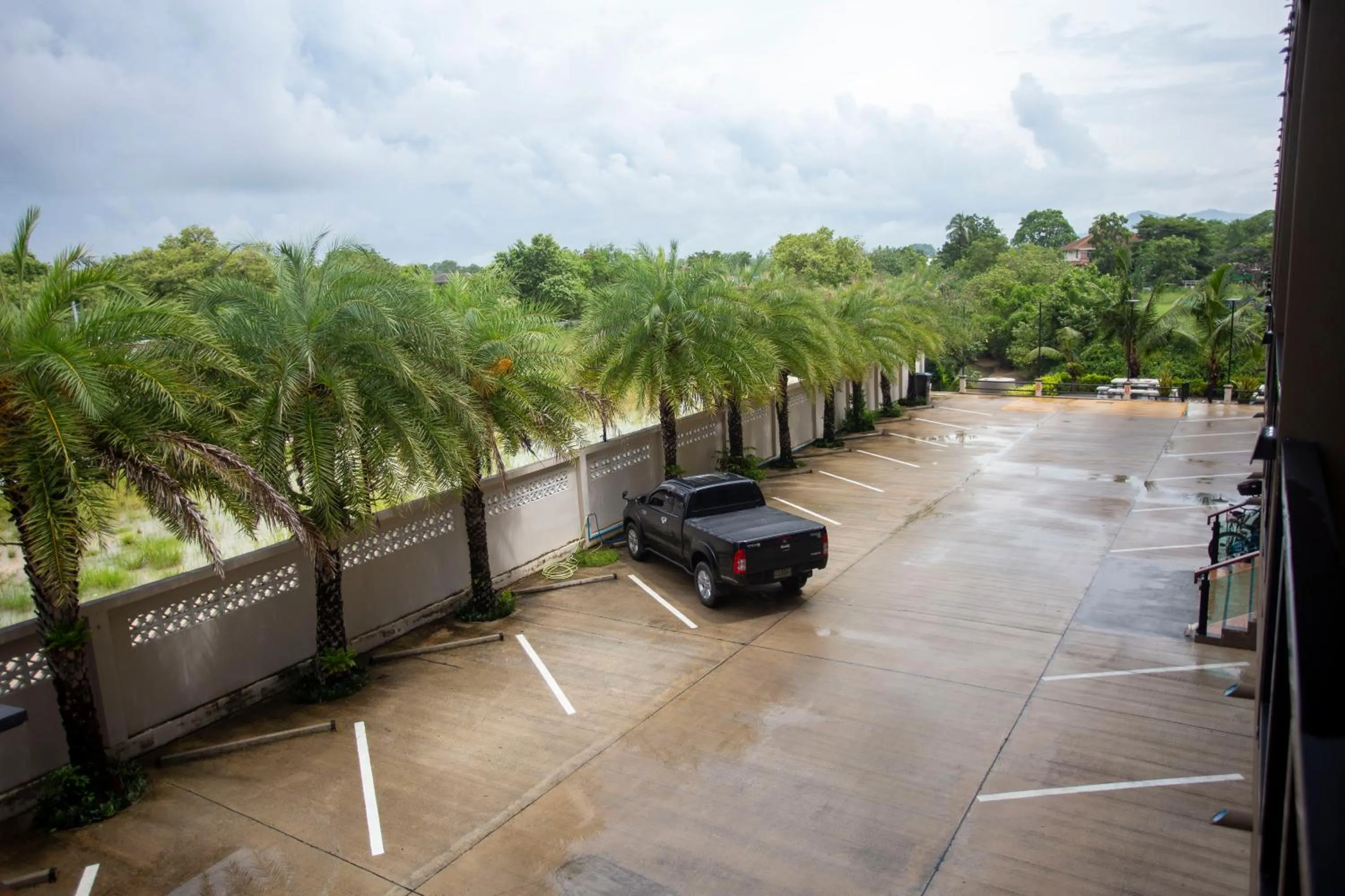 Parking in Triple O Phala Beach