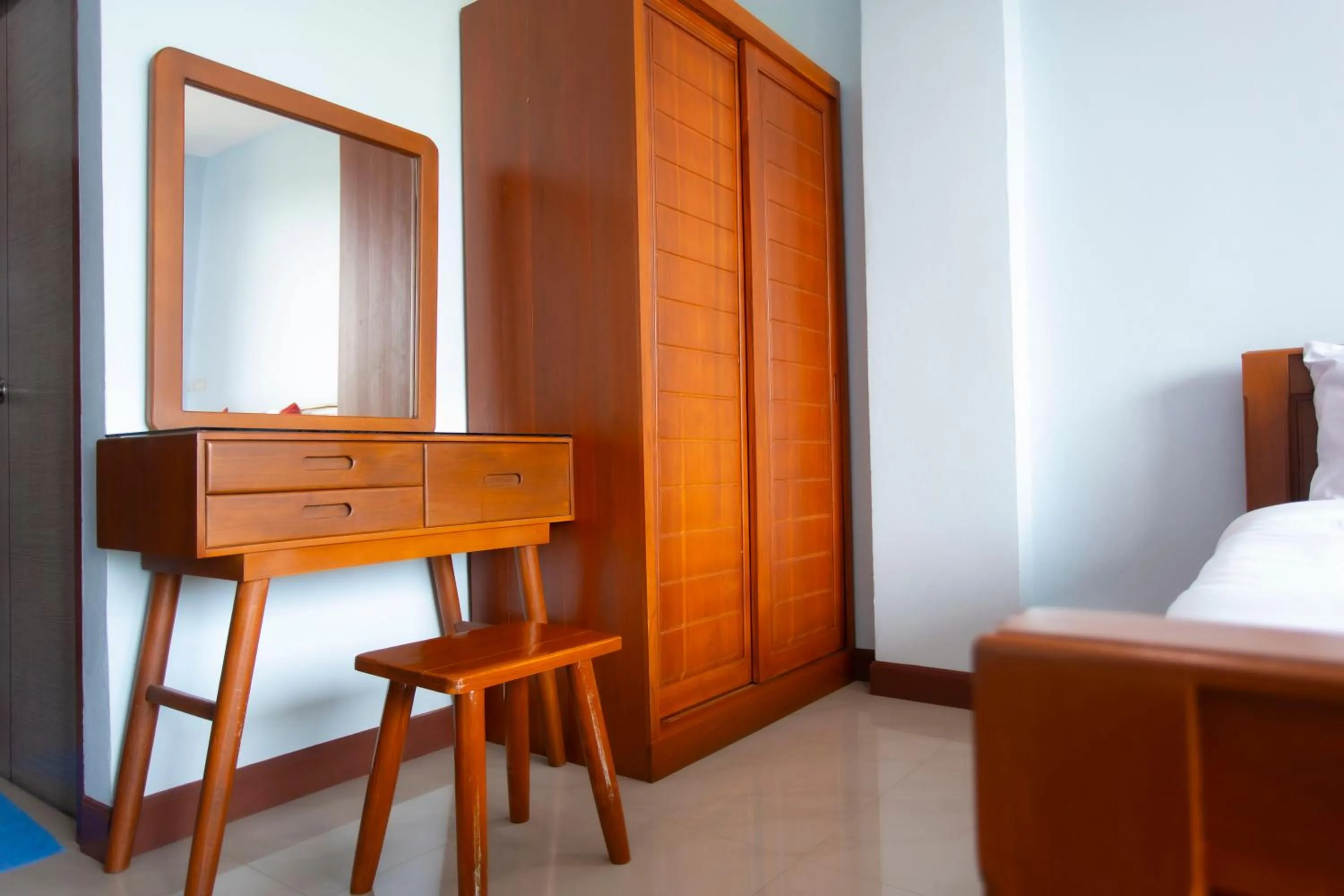 Photo of the whole room, Bed in Triple O Phala Beach