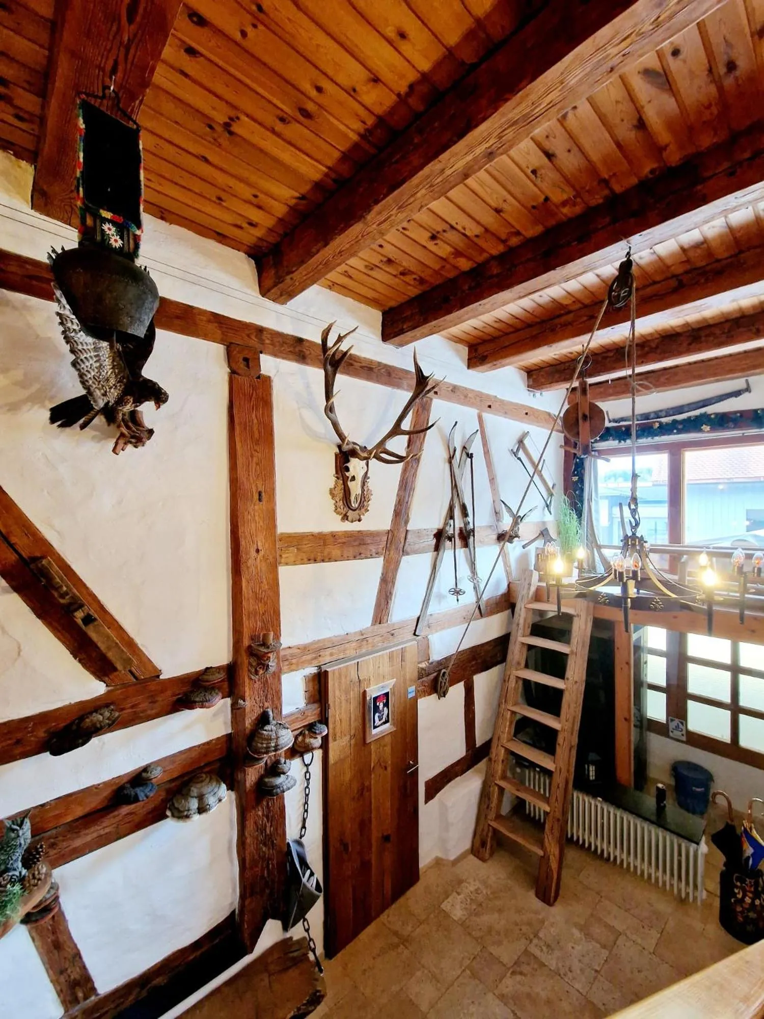 Wood & Stone Lodge 2