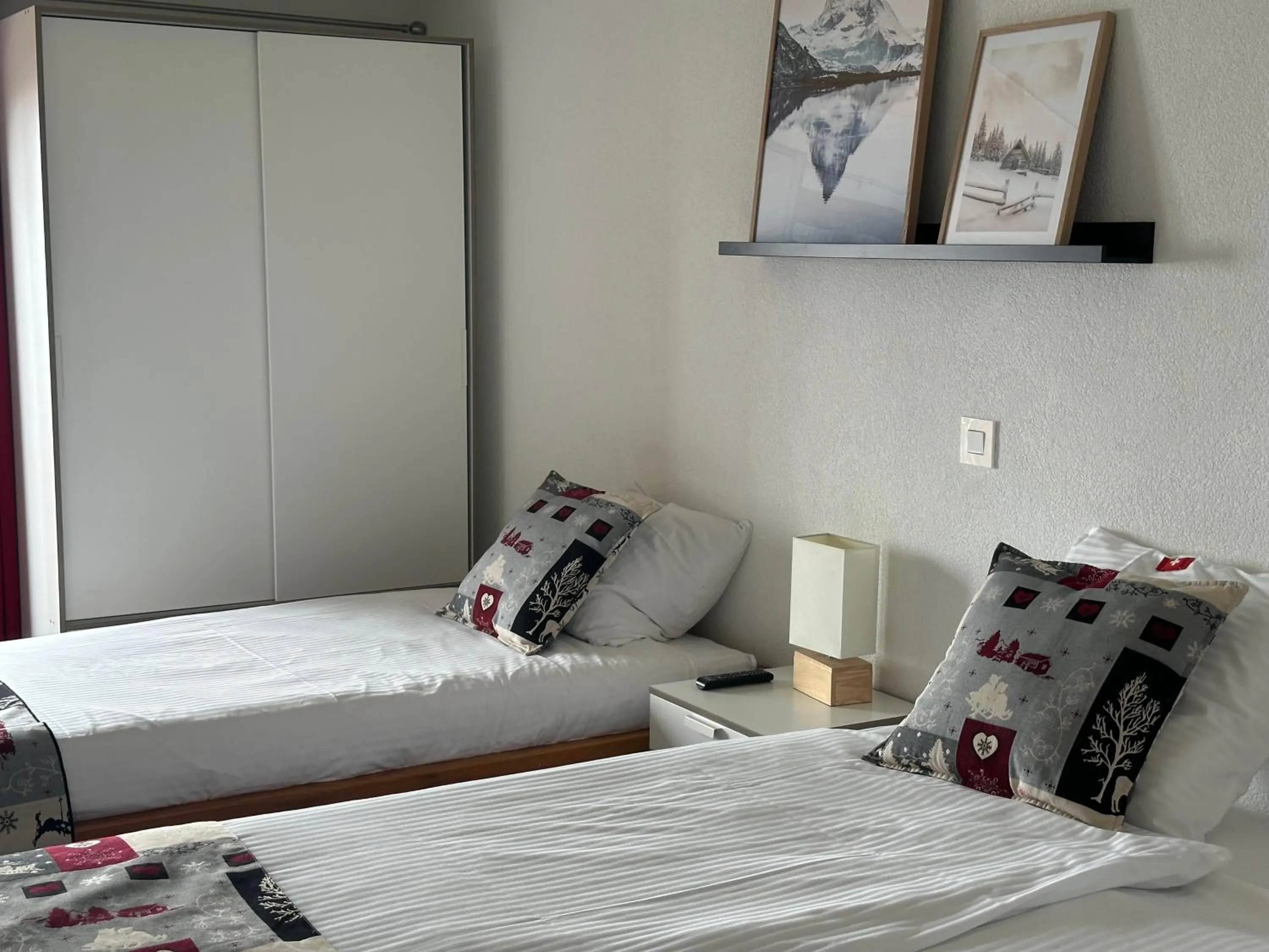 Bedroom, Bed in Chalet Montriond - Bike & Ski