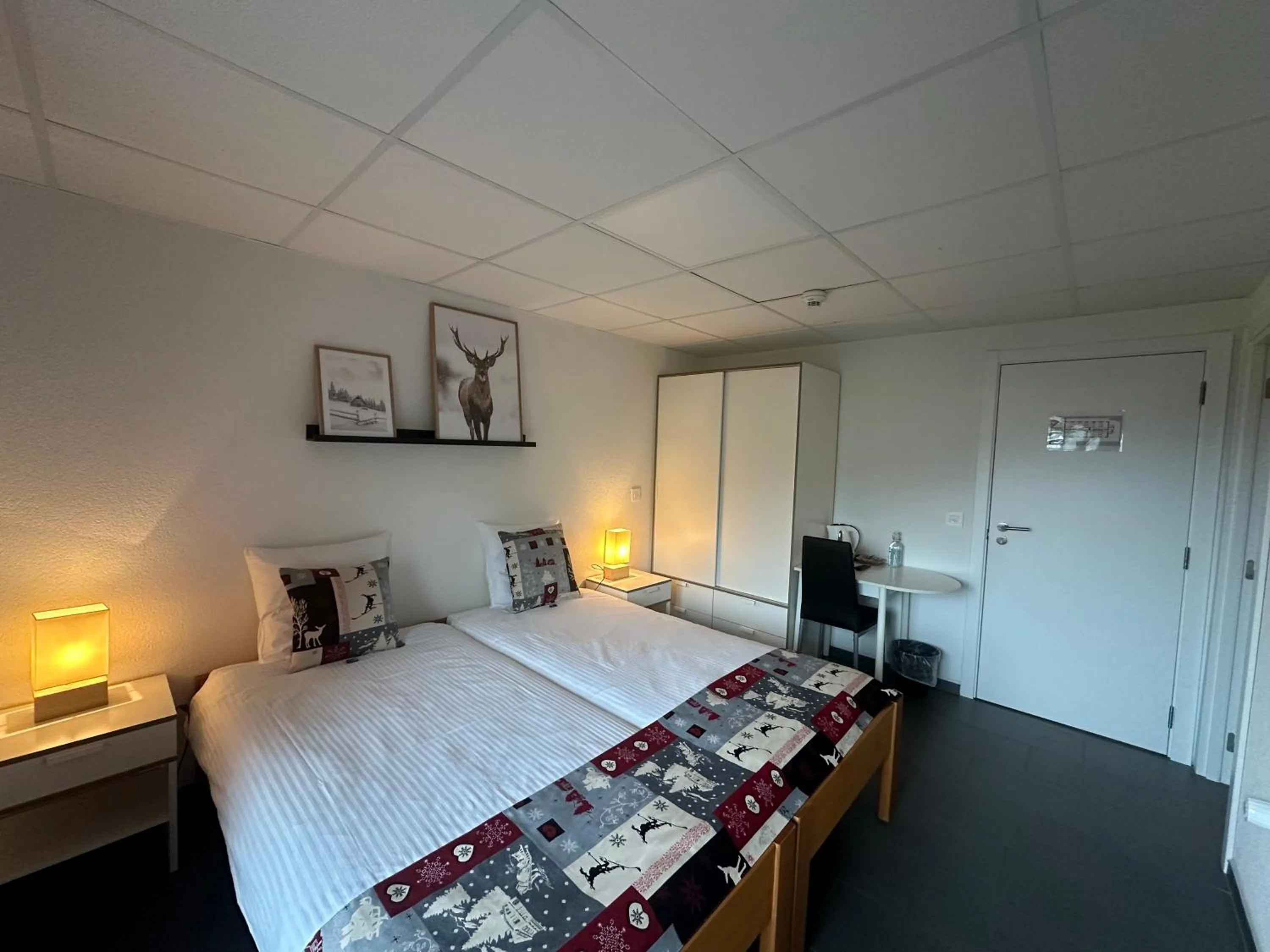 Bedroom, Bed in Chalet Montriond - Bike & Ski