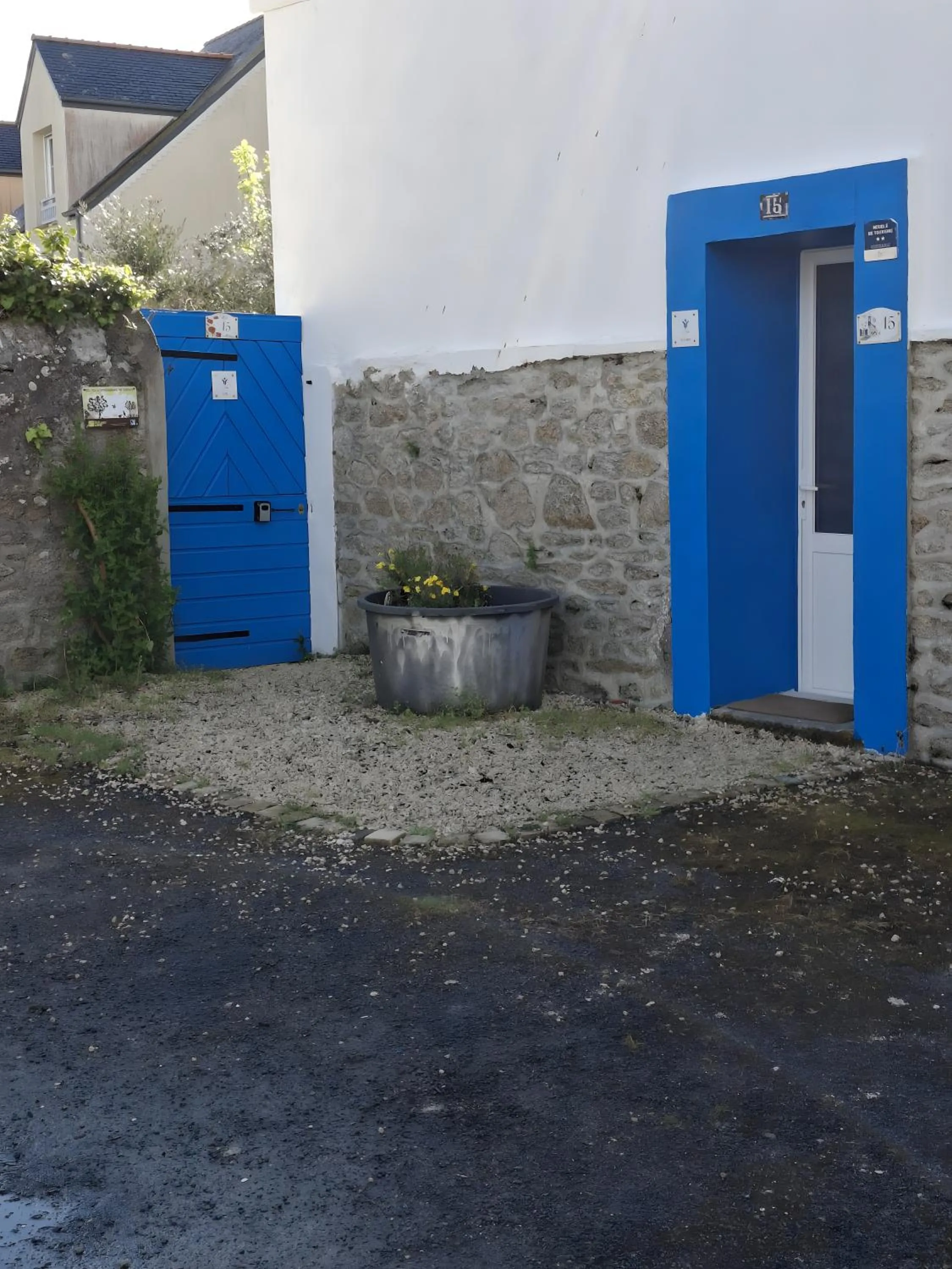 Property building in L' Eclose Ty Gwen