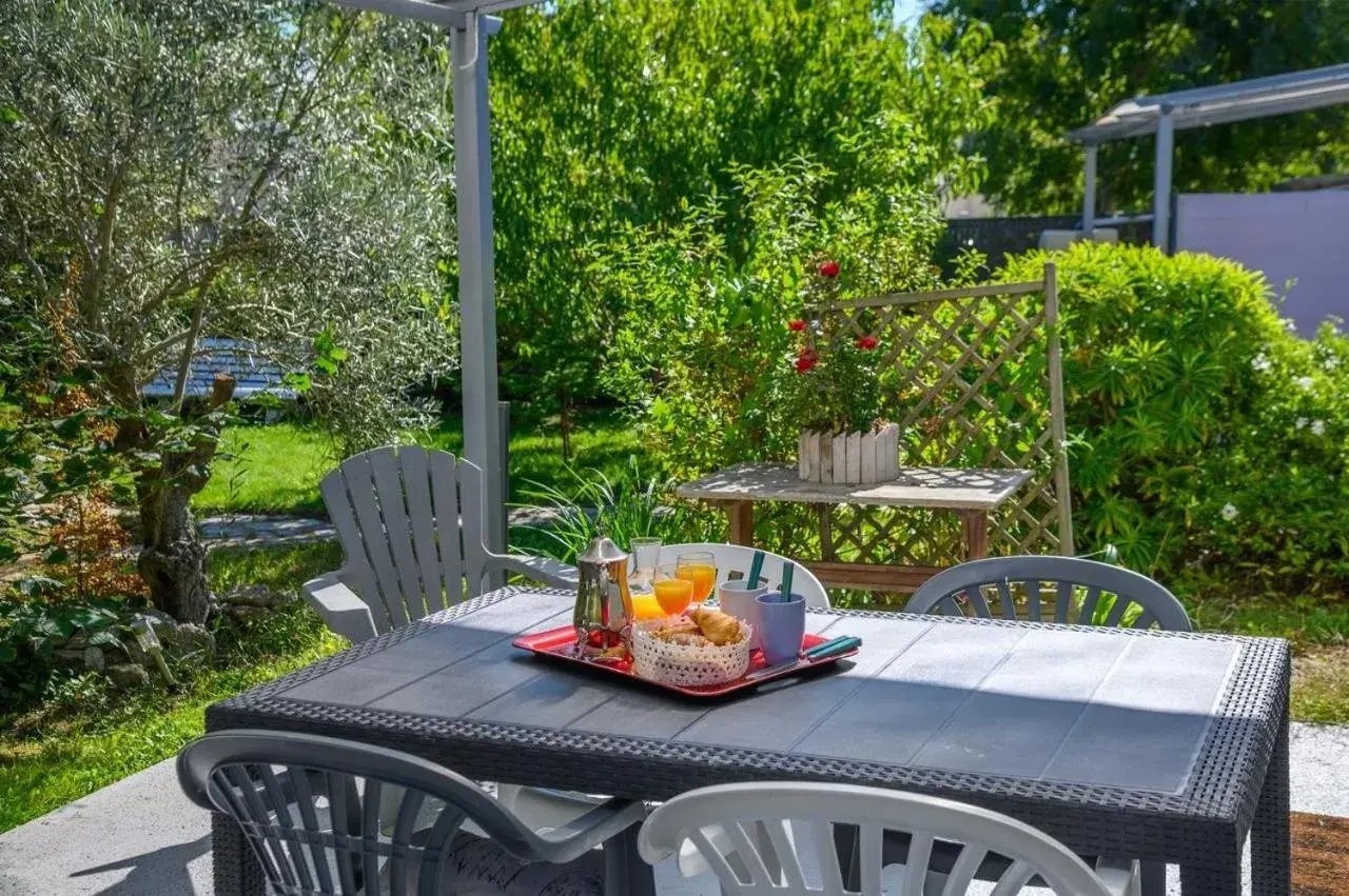One-Bedroom Apartment with Garden View in L' Eclose Ty Gwen One-Bedroom Apartment with Garden View in L' Eclose Ty Gwen