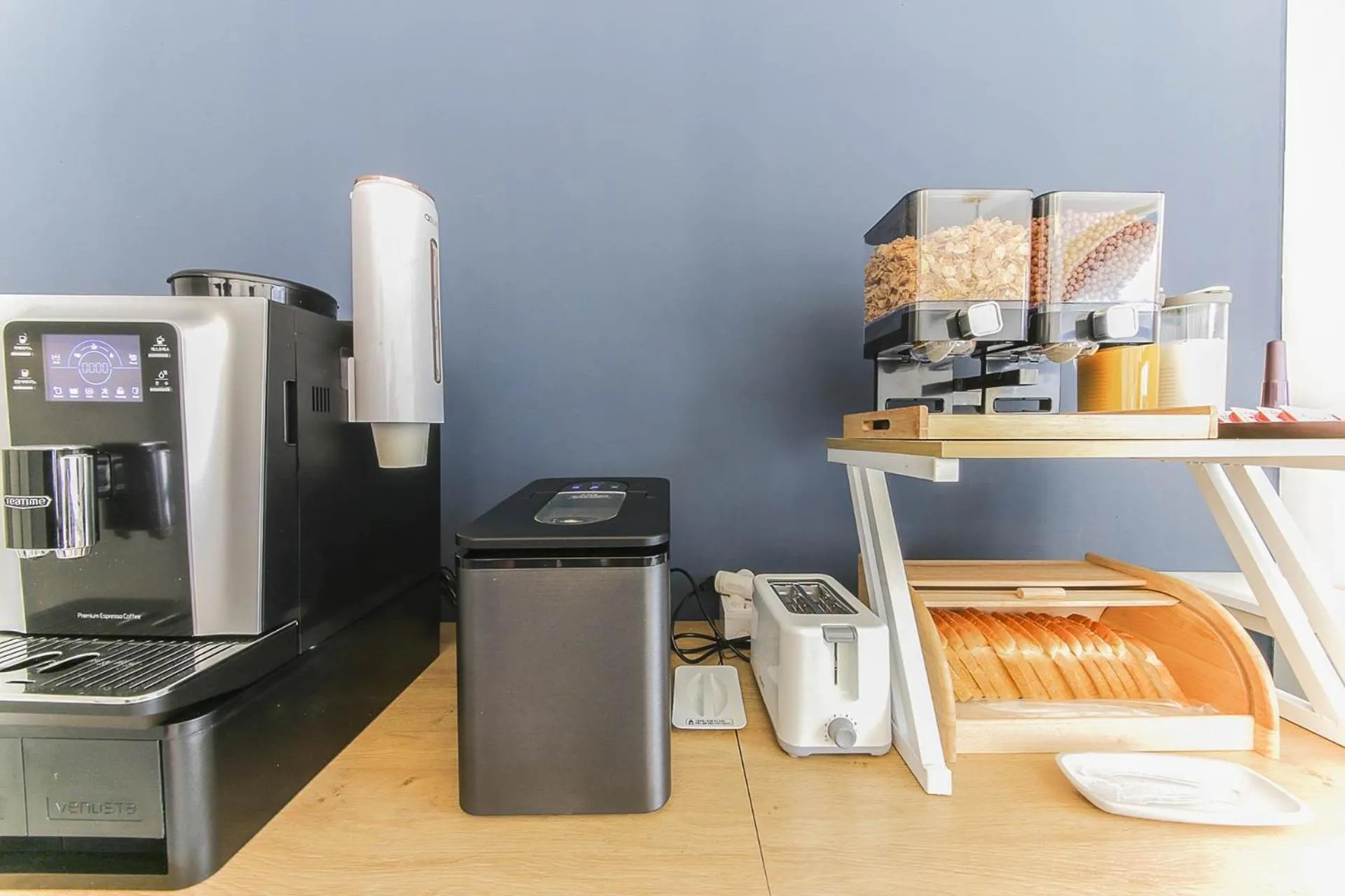 Coffee/tea facilities in ND 1226 Hotel