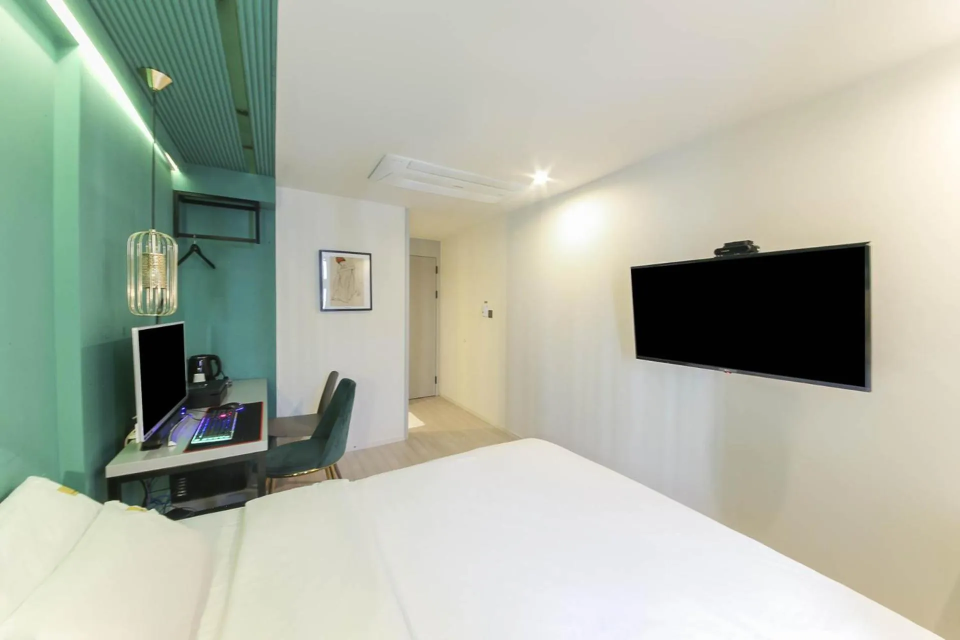 Bed in ND 1226 Hotel