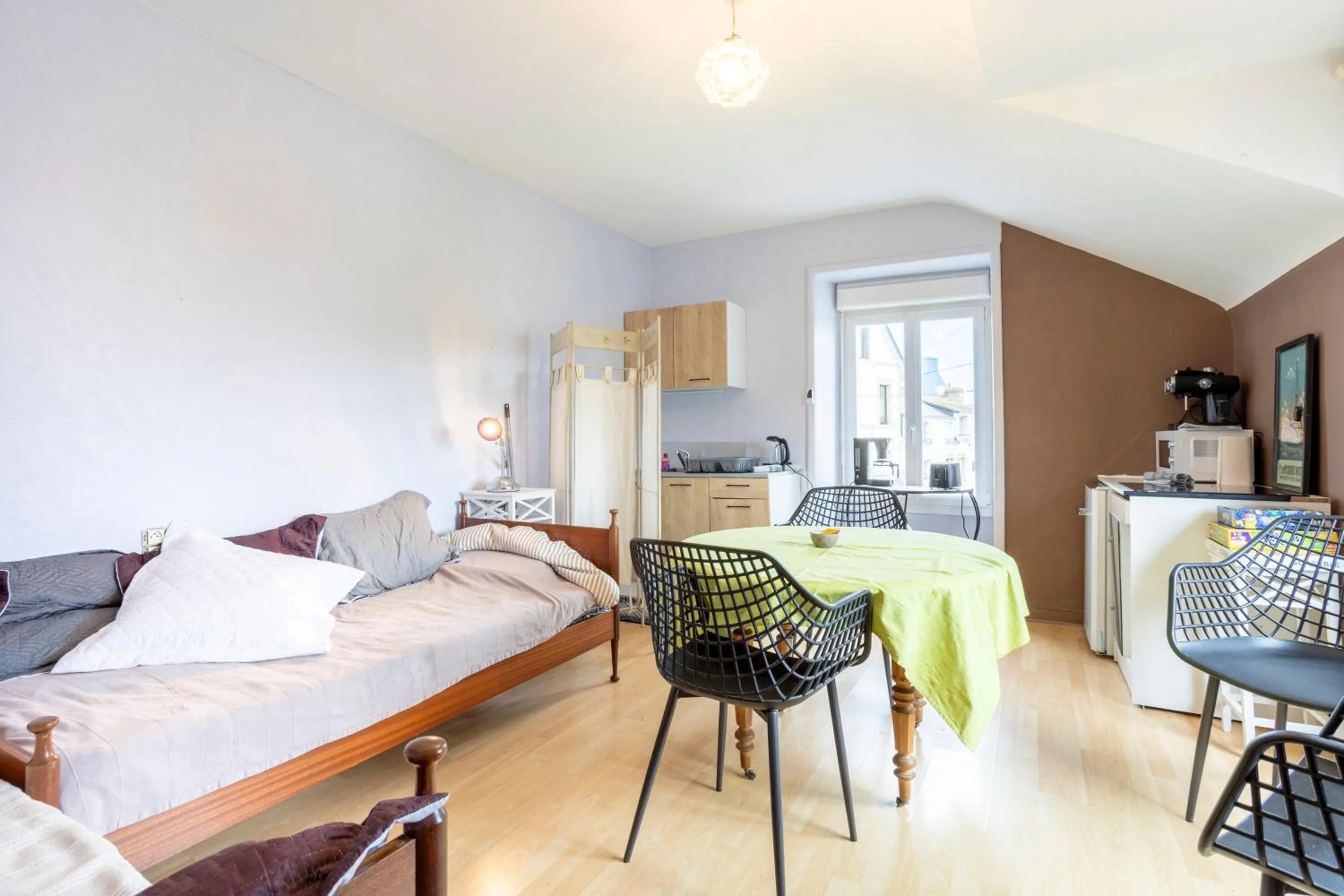 Property building, Bed in L' Eclose Cap Marine