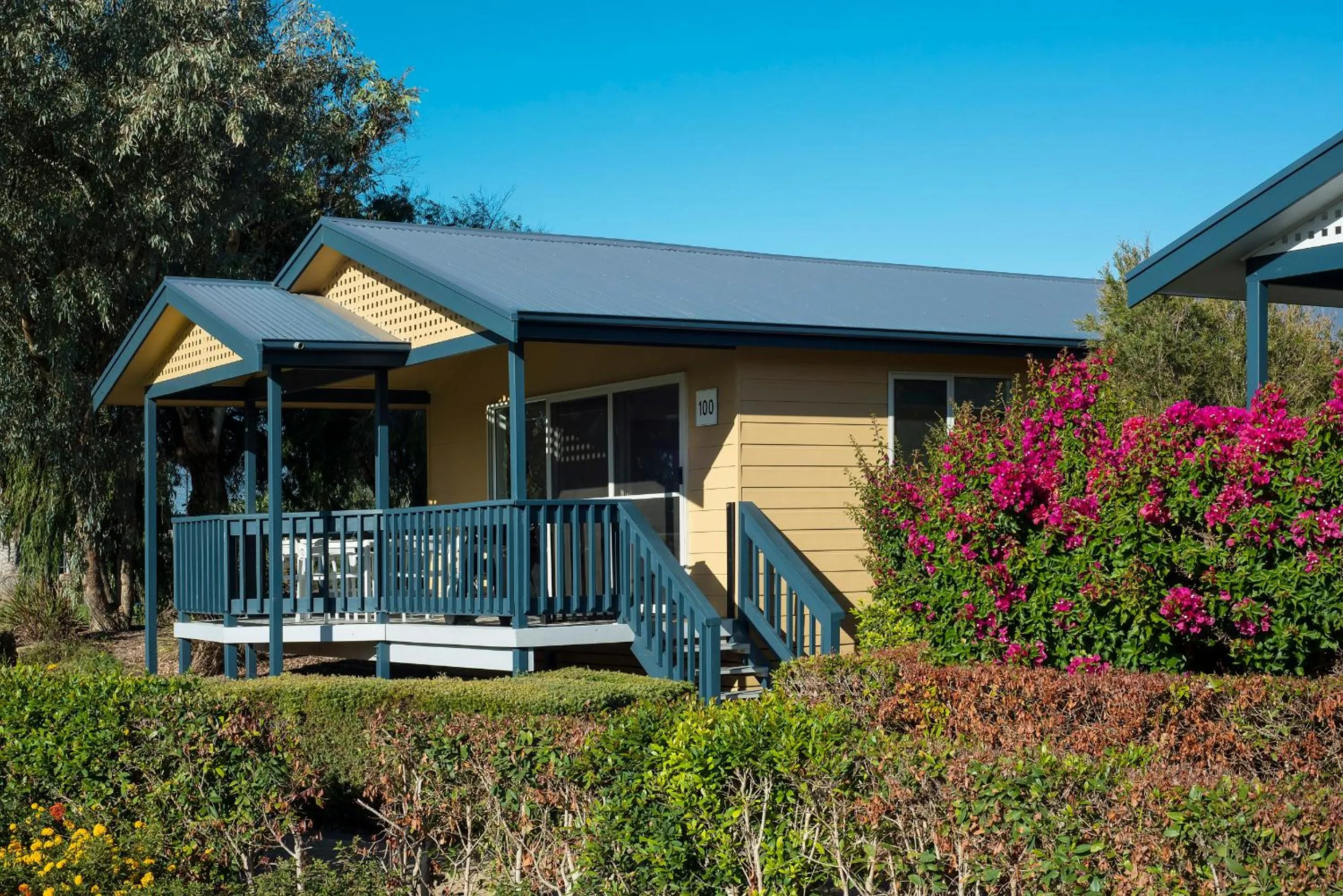 Photo of the whole room in The Retreat West Beach Parks