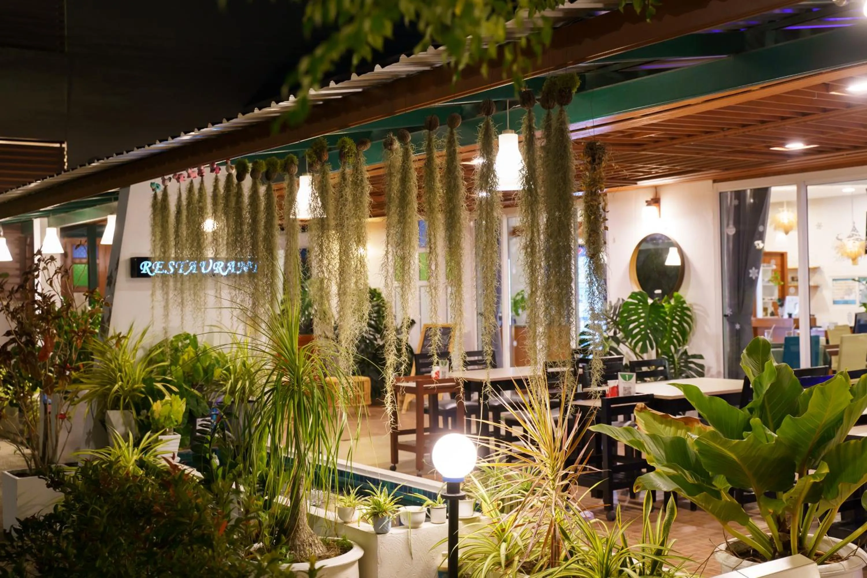 Restaurant/places to eat in Anika boutique - อัณณิกา บูทีค