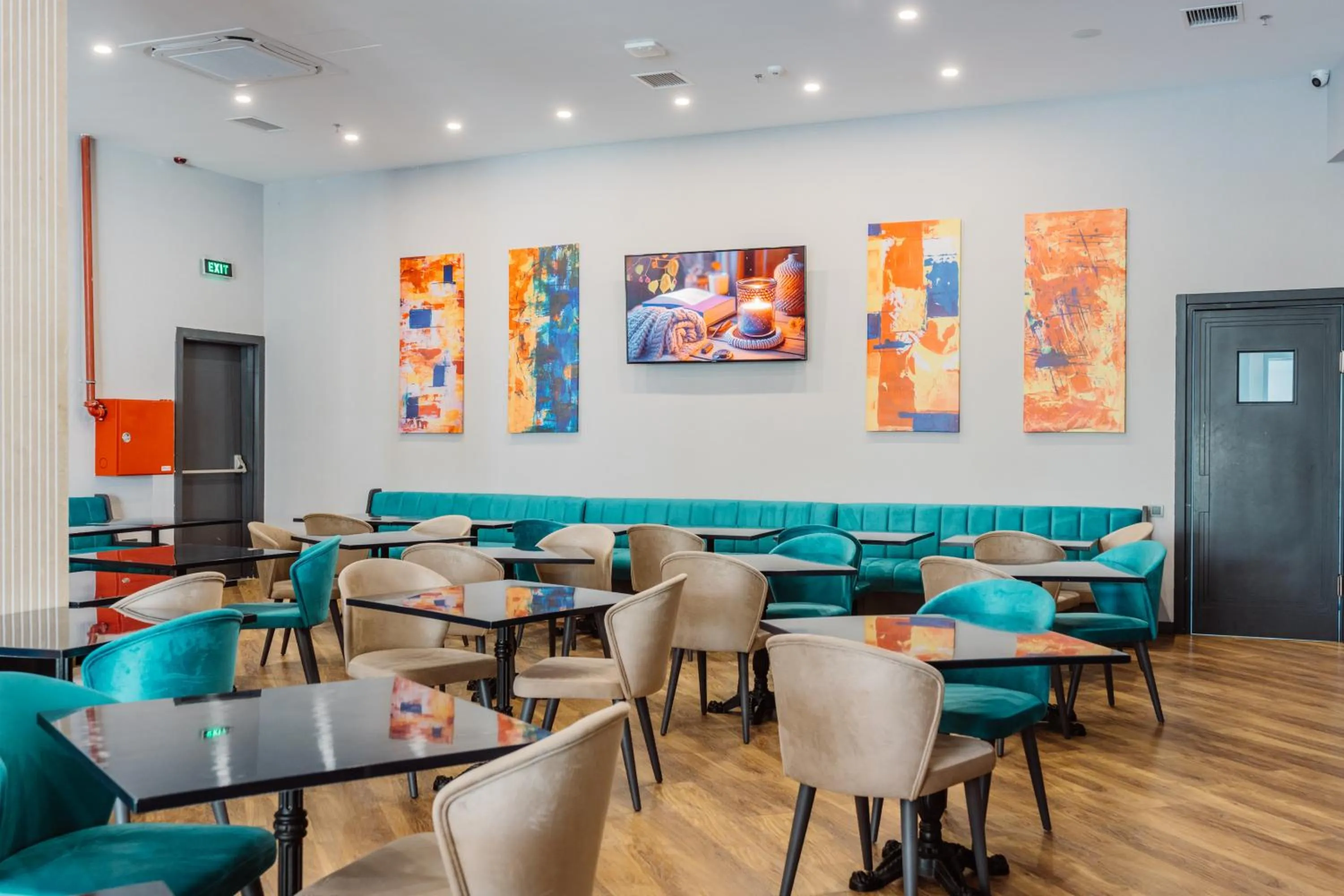 Restaurant/places to eat in Hotel Navi