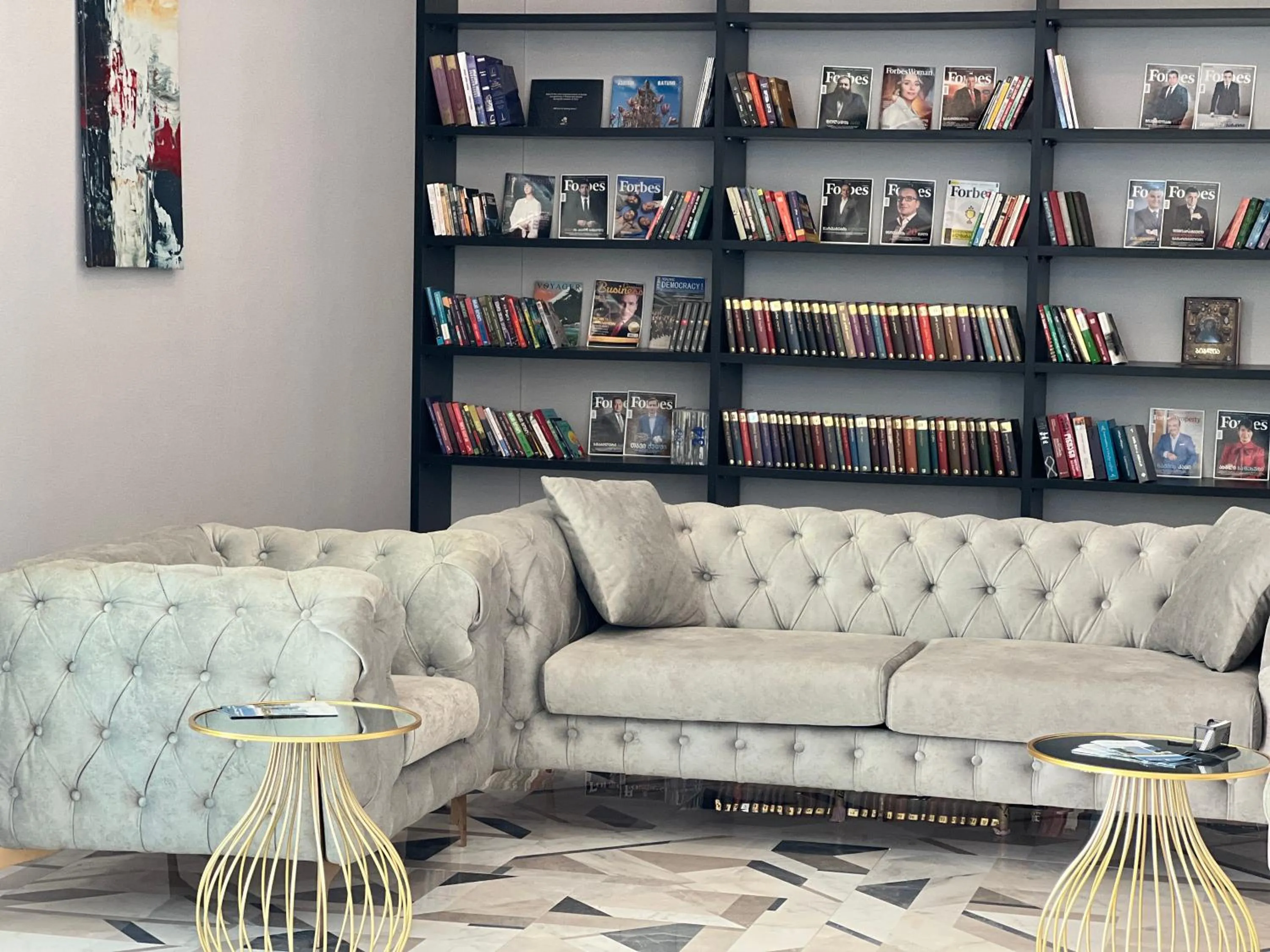 Library in Hotel Navi