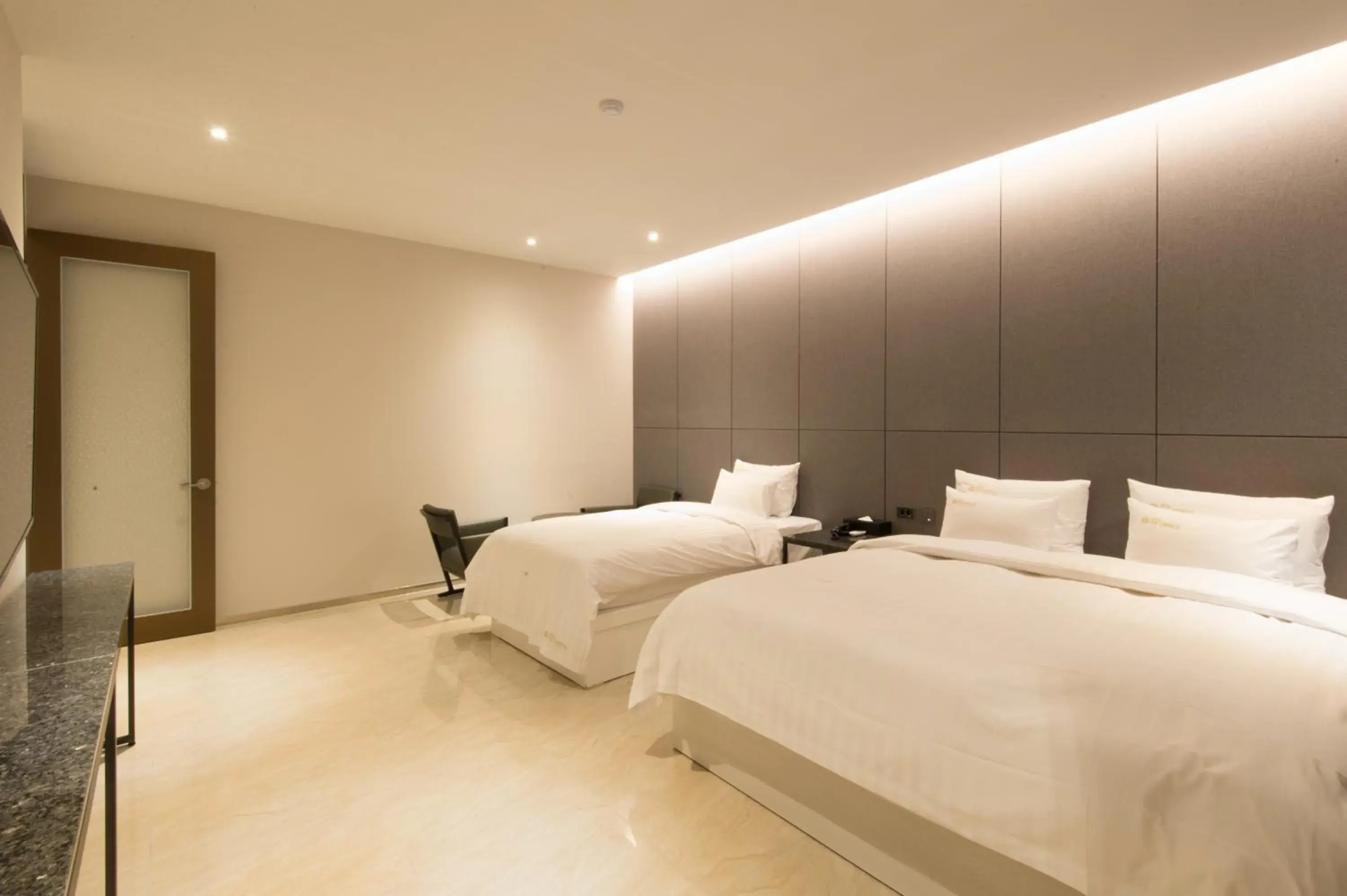 Bed in The Empress Hotel Bed in The Empress Hotel