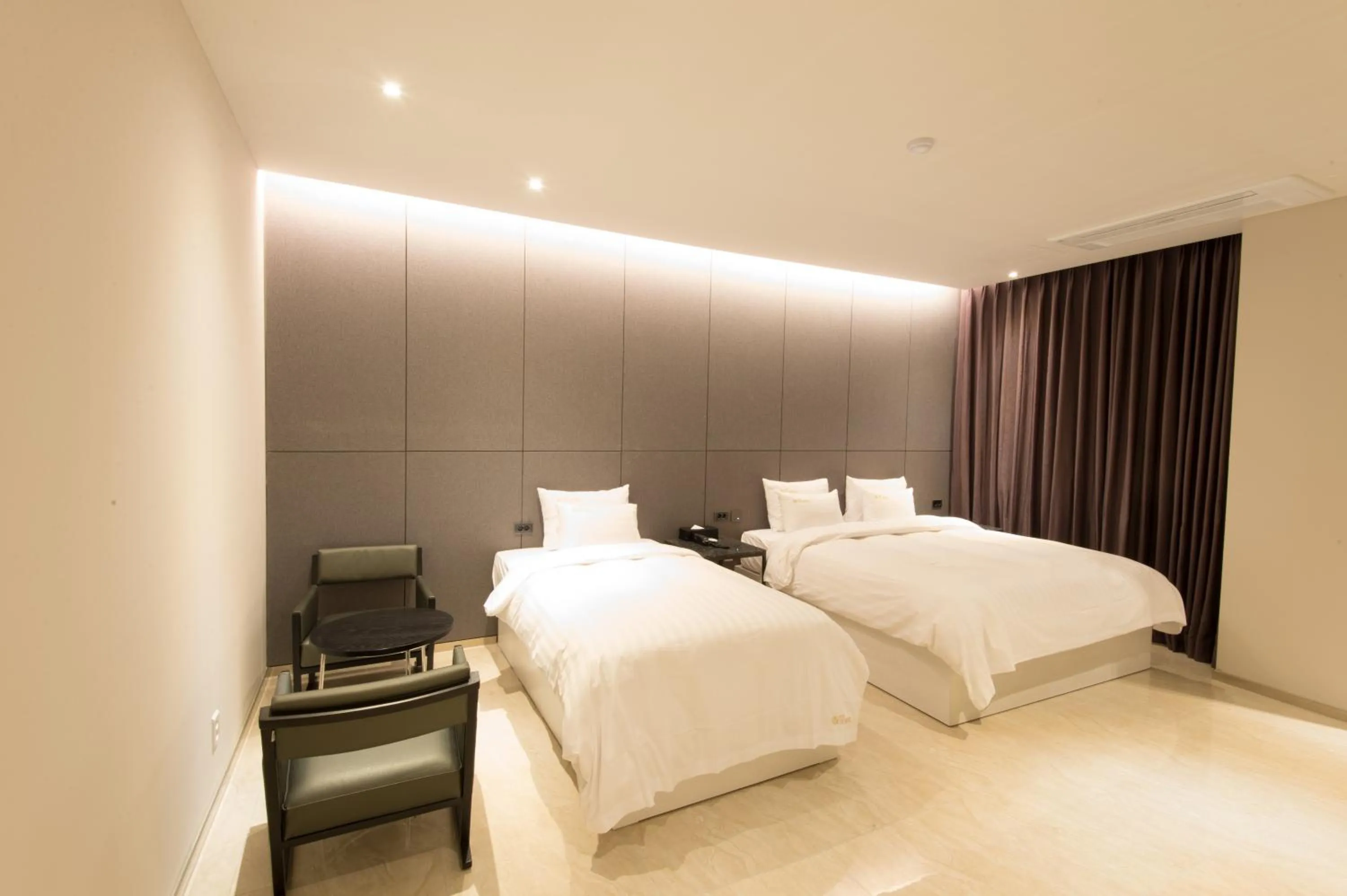 Bed in The Empress Hotel