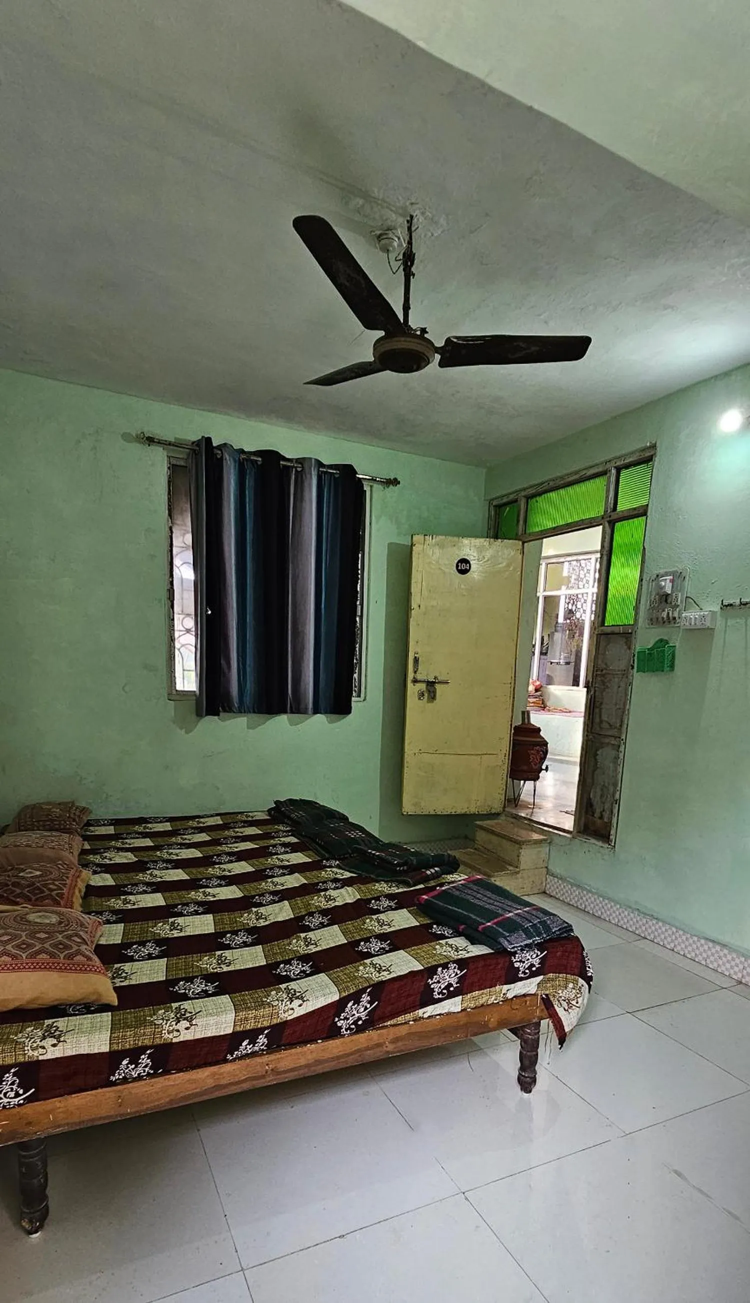 Bed in Hotel HillView, Junagadh