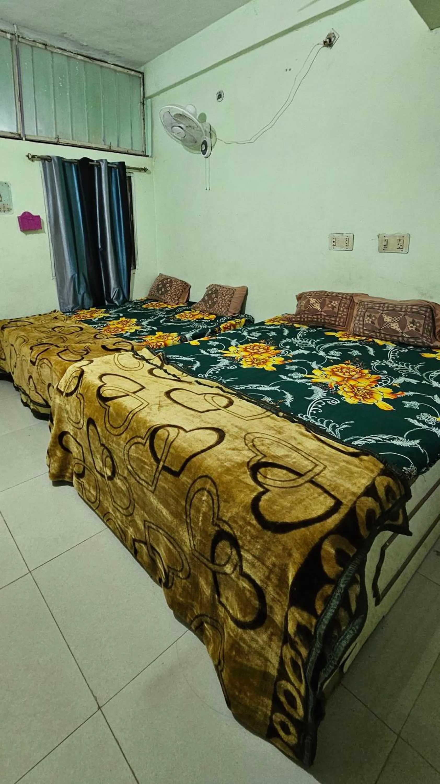 Bed in Hotel HillView, Junagadh