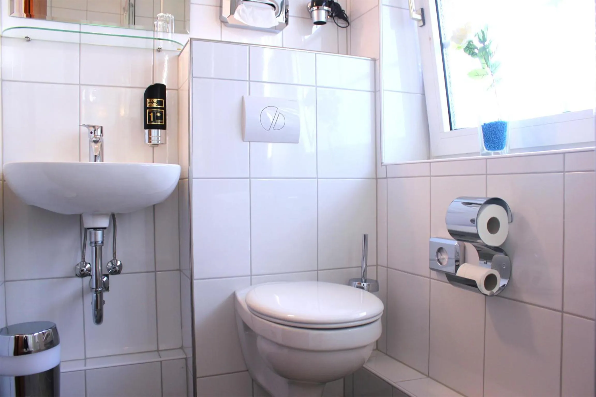 Shower in Hotel Altenwerder Hof