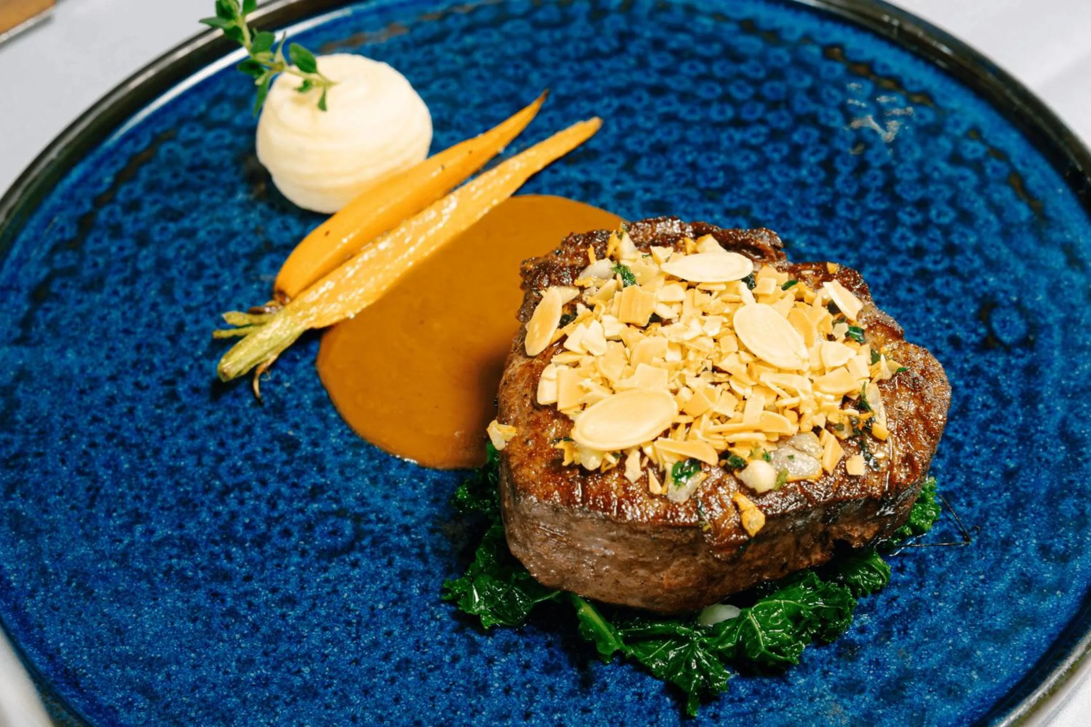 Restaurant/places to eat in Ambassador Signature Cruise - Lan Ha Bay