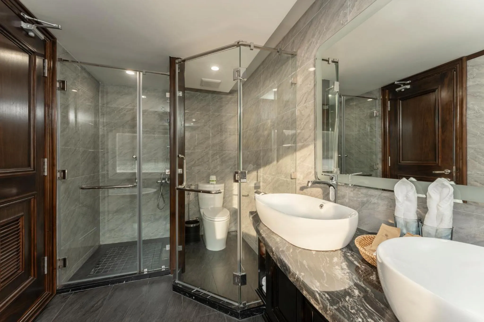 Toilet in Ambassador Signature Cruise - Lan Ha Bay