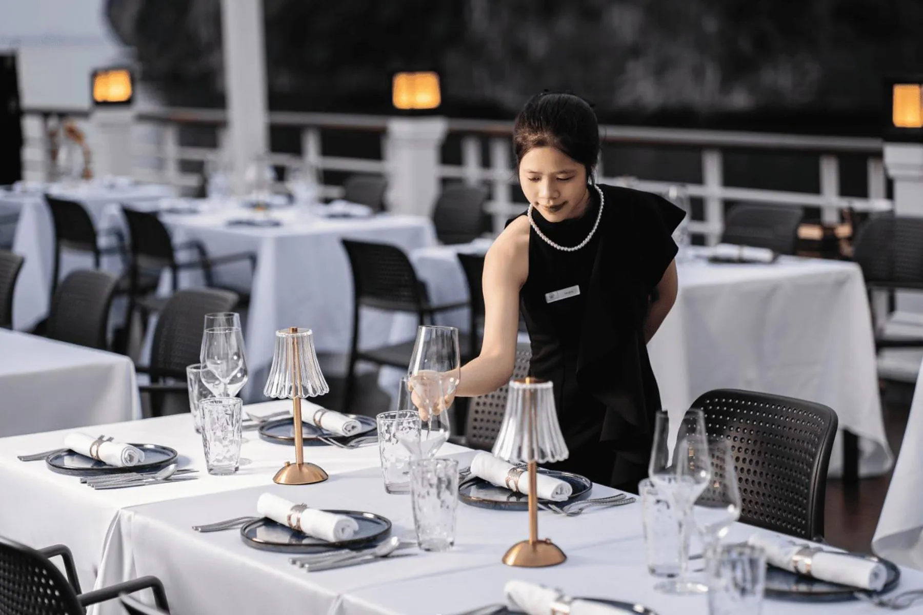 Restaurant/places to eat in Ambassador Signature Cruise - Lan Ha Bay