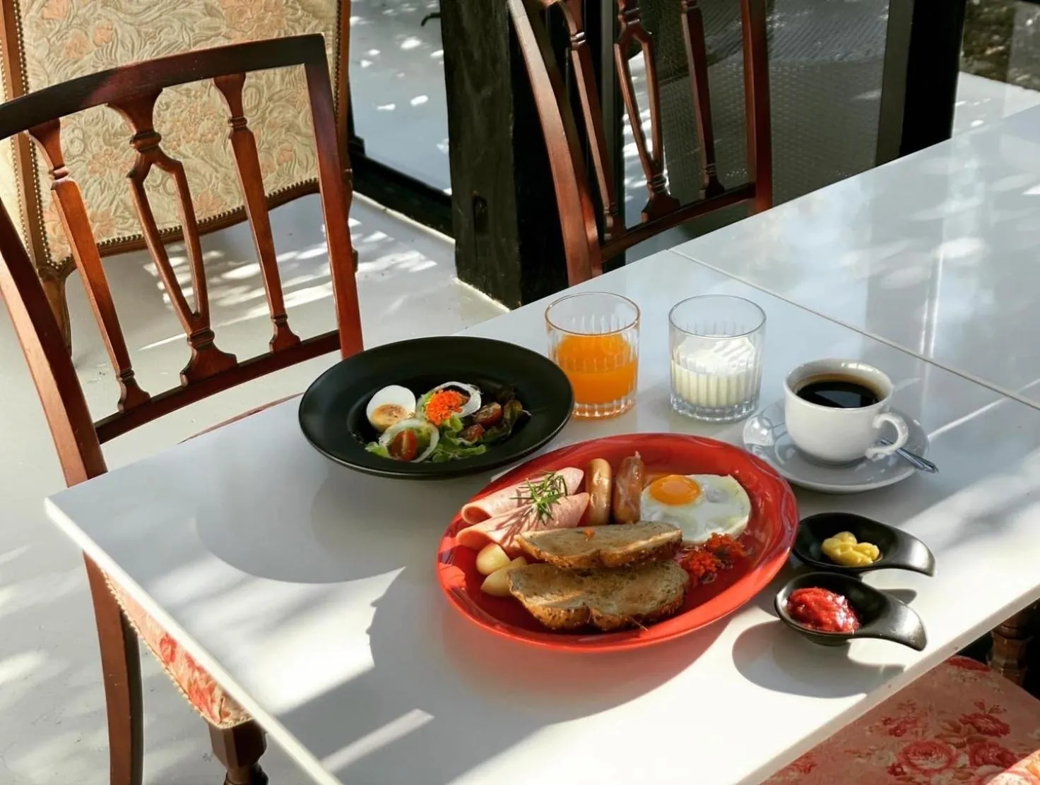Breakfast in The Courtyard Chiangrai