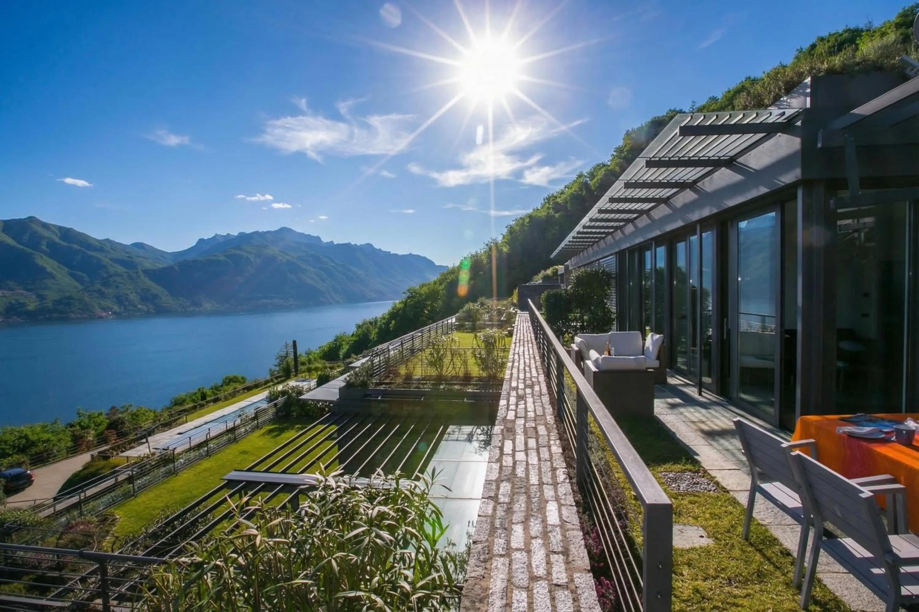 Penthouse-LakeView-AC-Private Garden