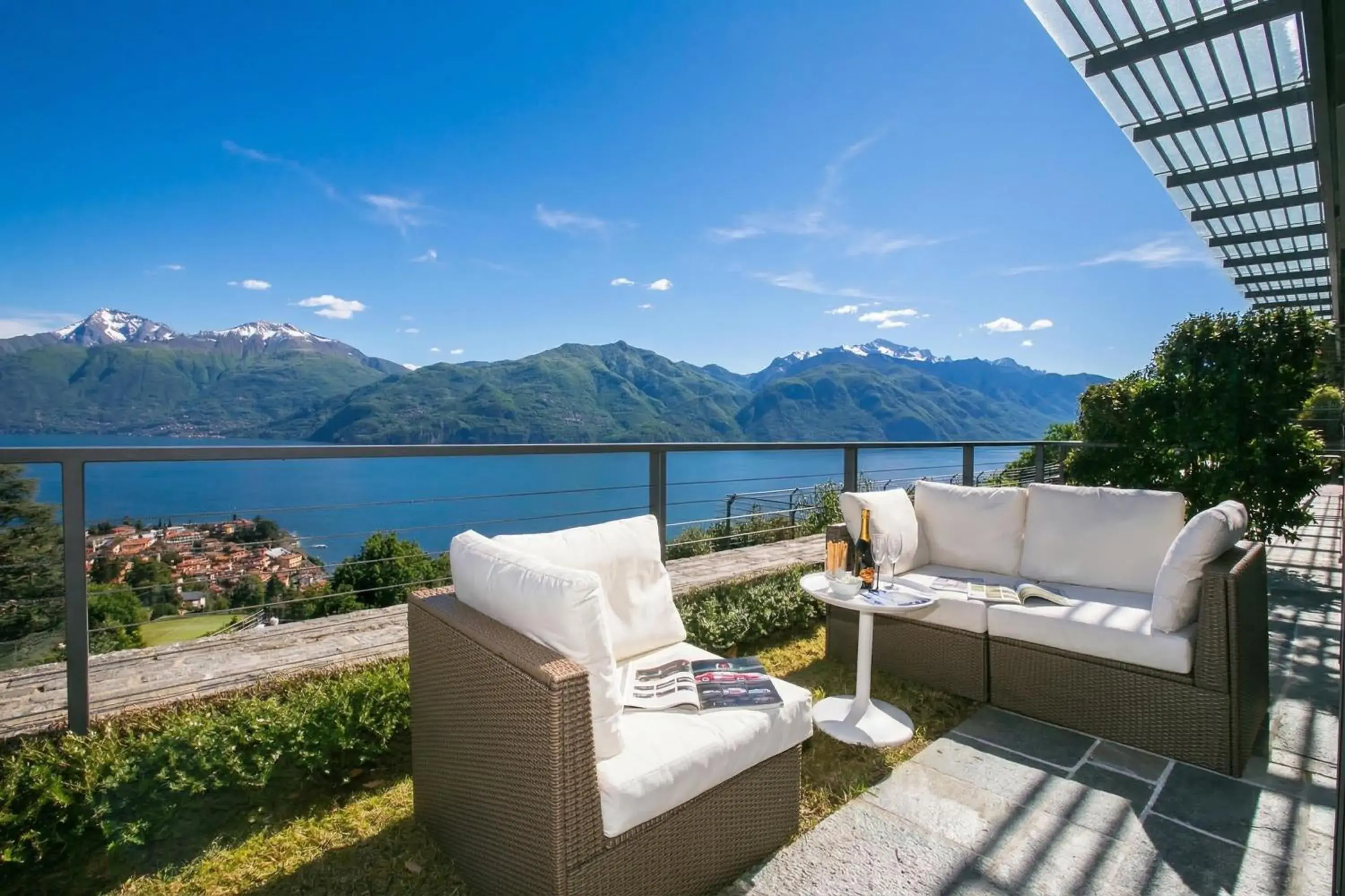 Penthouse-LakeView-AC-Private Garden Penthouse-LakeView-AC-Private Garden