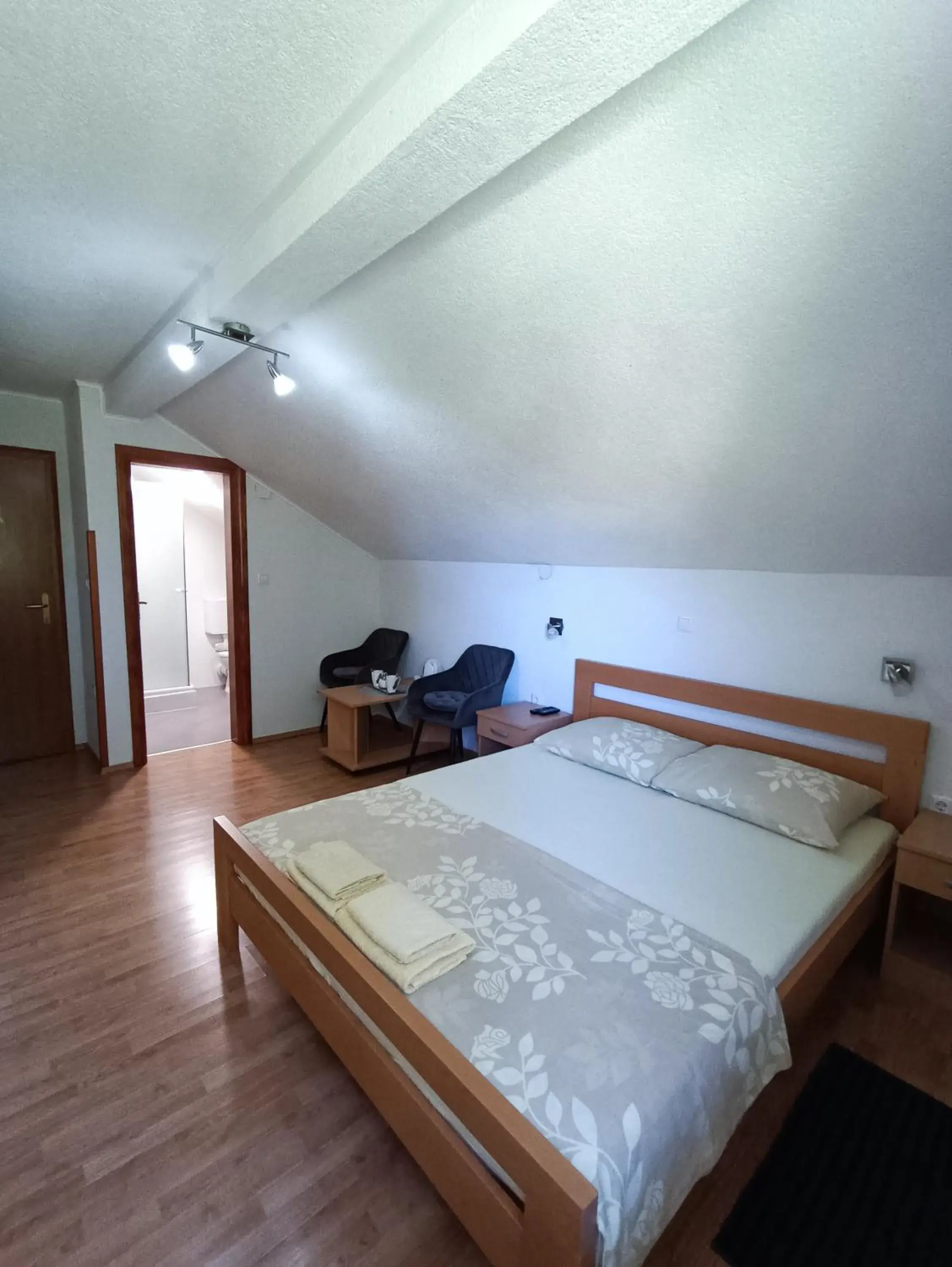 Double Room with Private Bathroom in Guesthouse Nikolina Double Room with Private Bathroom in Guesthouse Nikolina