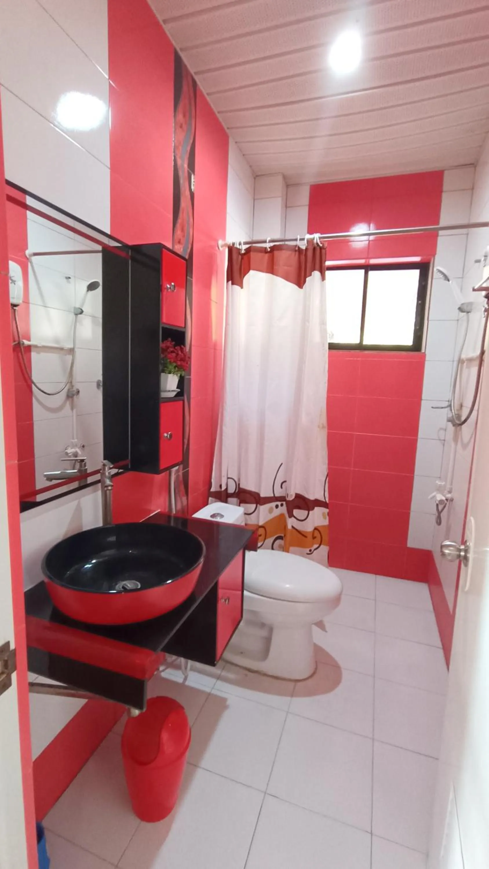 Shower in Verano GuestHouse