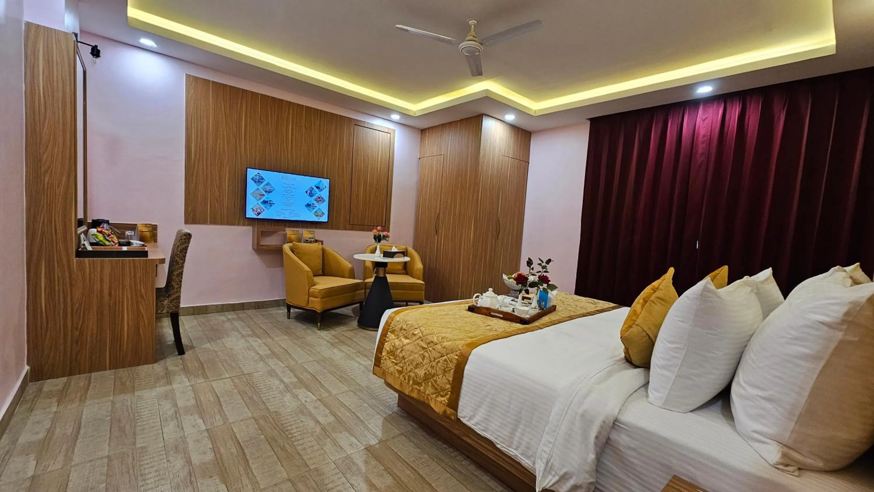 Seating area, Bed in The Royal Bihar