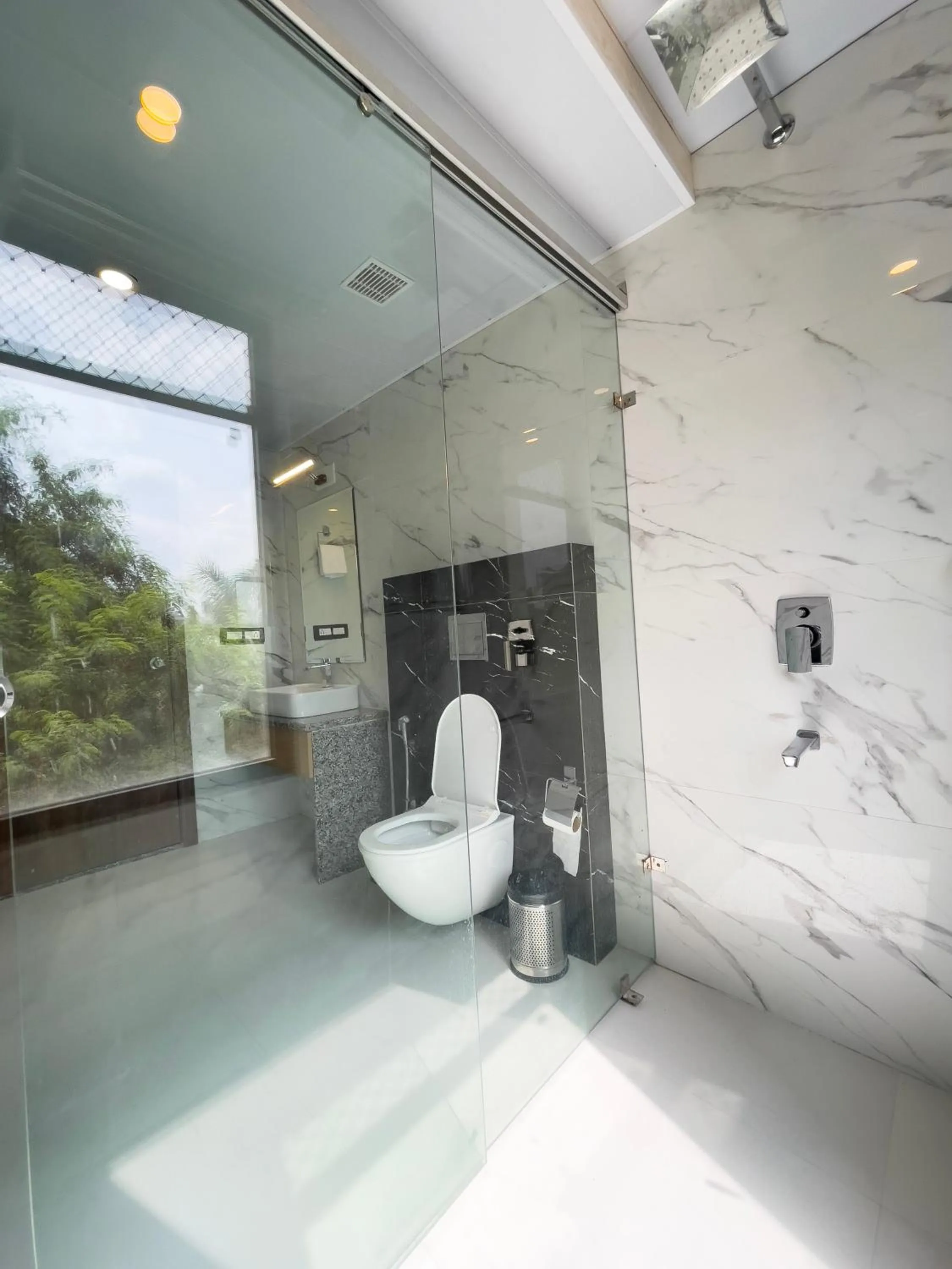 Shower in Cosmos Westend City Centre