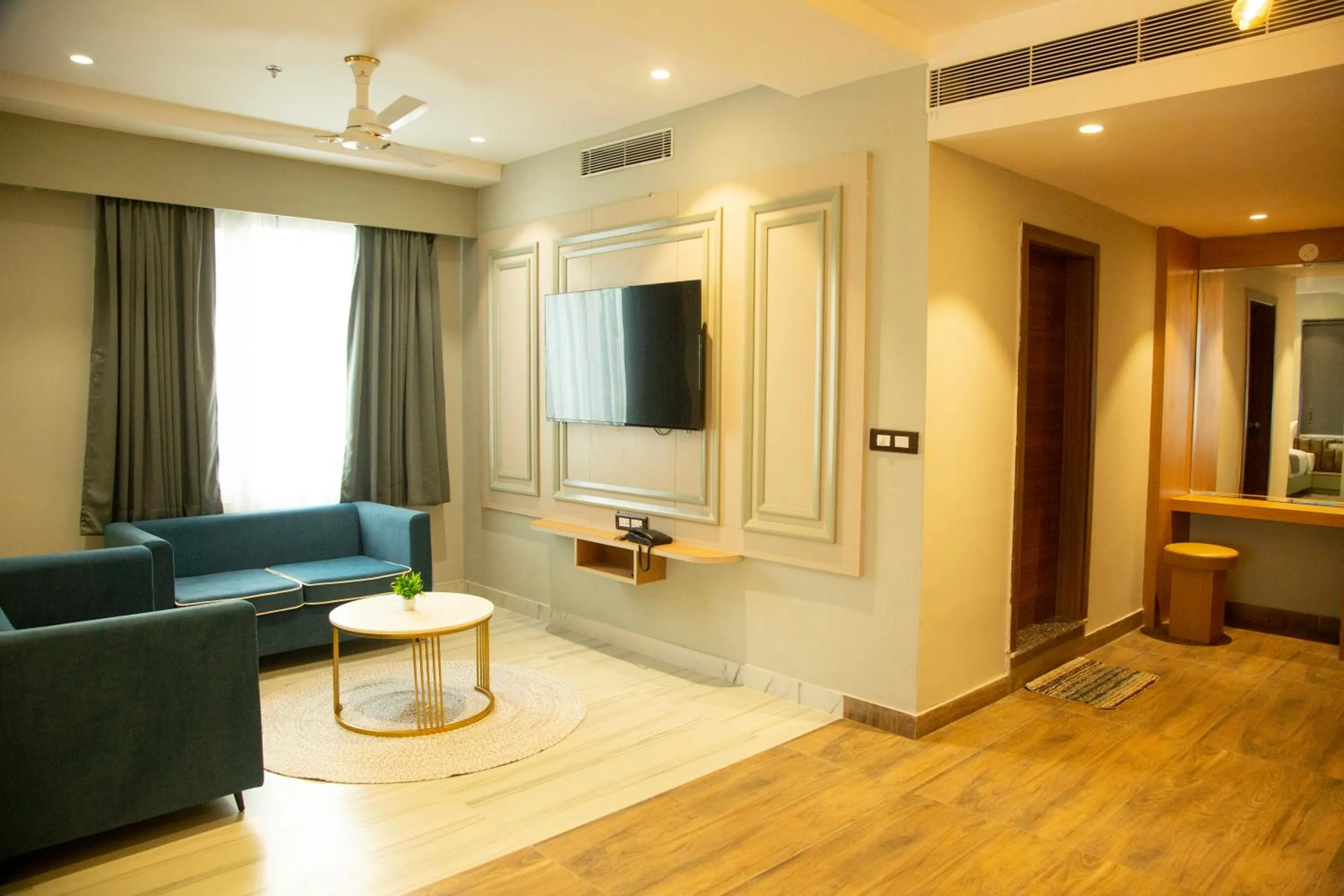 TV and multimedia in Cosmos Westend City Centre